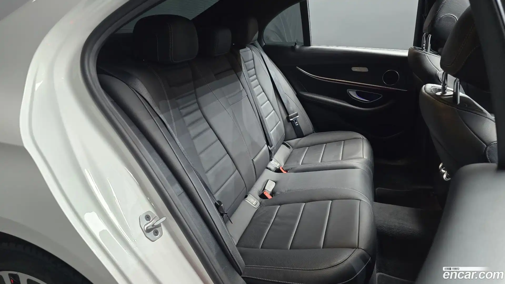 E-Class Mercedes-Benz 2021.11-OPTION-015