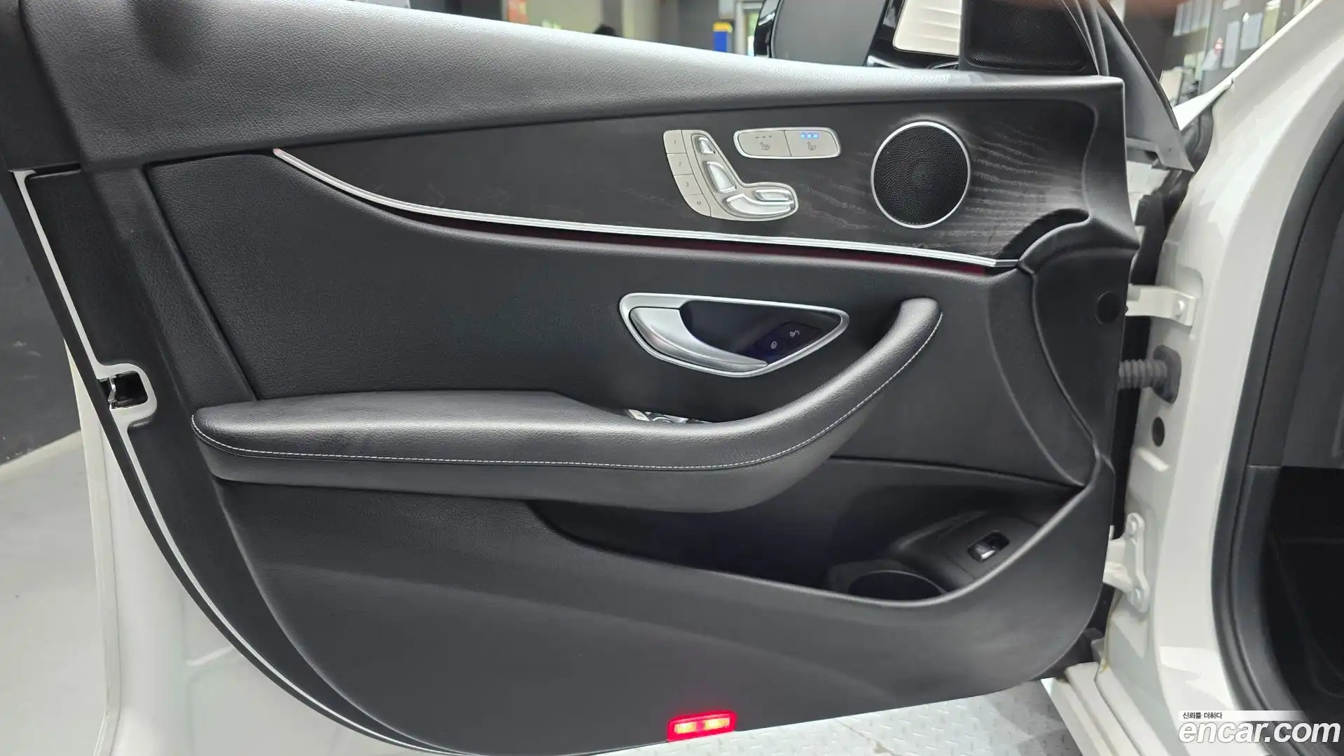 E-Class Mercedes-Benz 2021.11-INNER-034