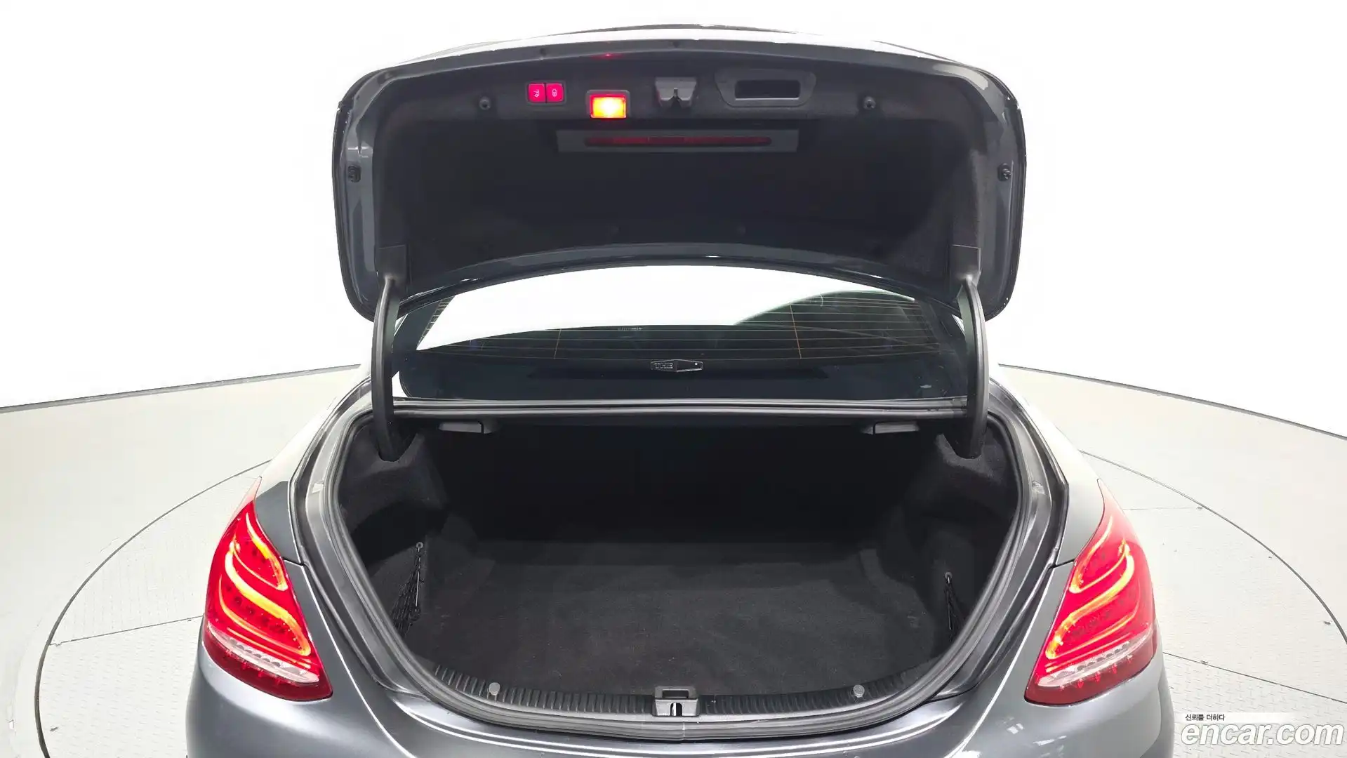 C-Class Mercedes-Benz 2017.6-OPTION-024