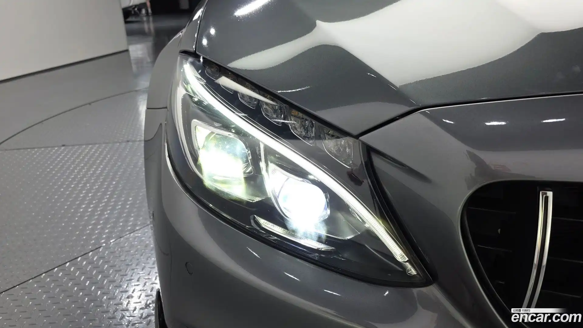 C-Class Mercedes-Benz 2017.6-OUTER-032
