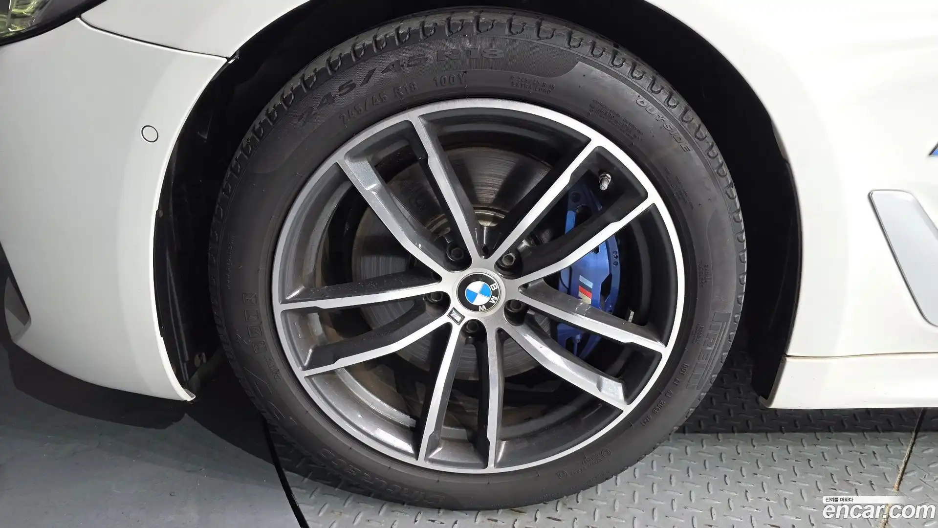 5-Series BMW 2022.3-OUTER-005