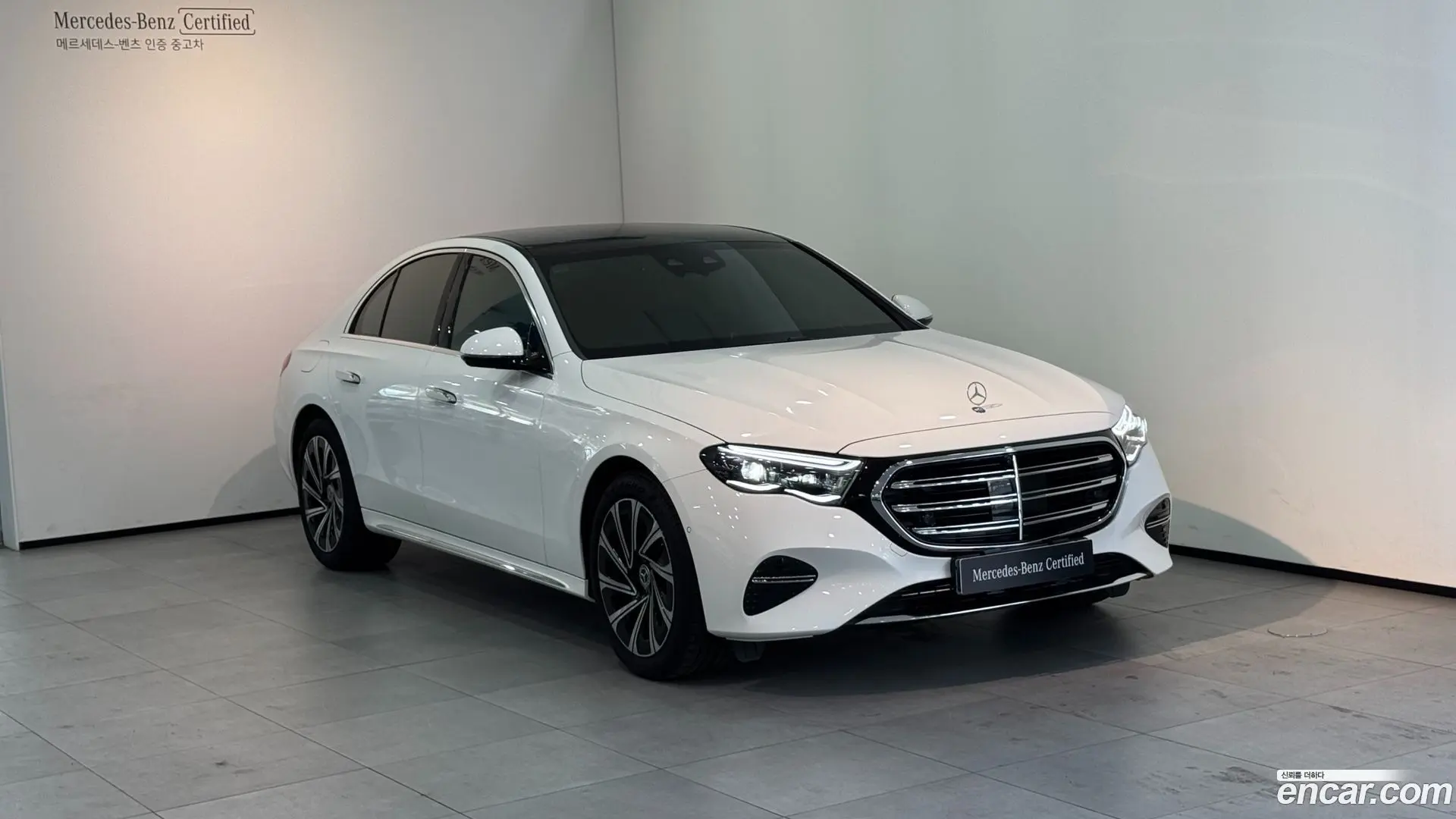 Main__Slider__Photo:E-Class Mercedes-Benz 2024.9-0