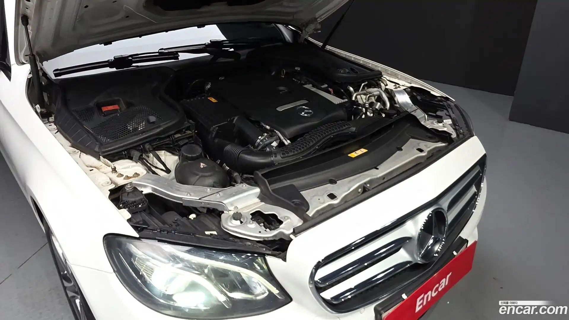 E-Class Mercedes-Benz 2019.8-OUTER-006