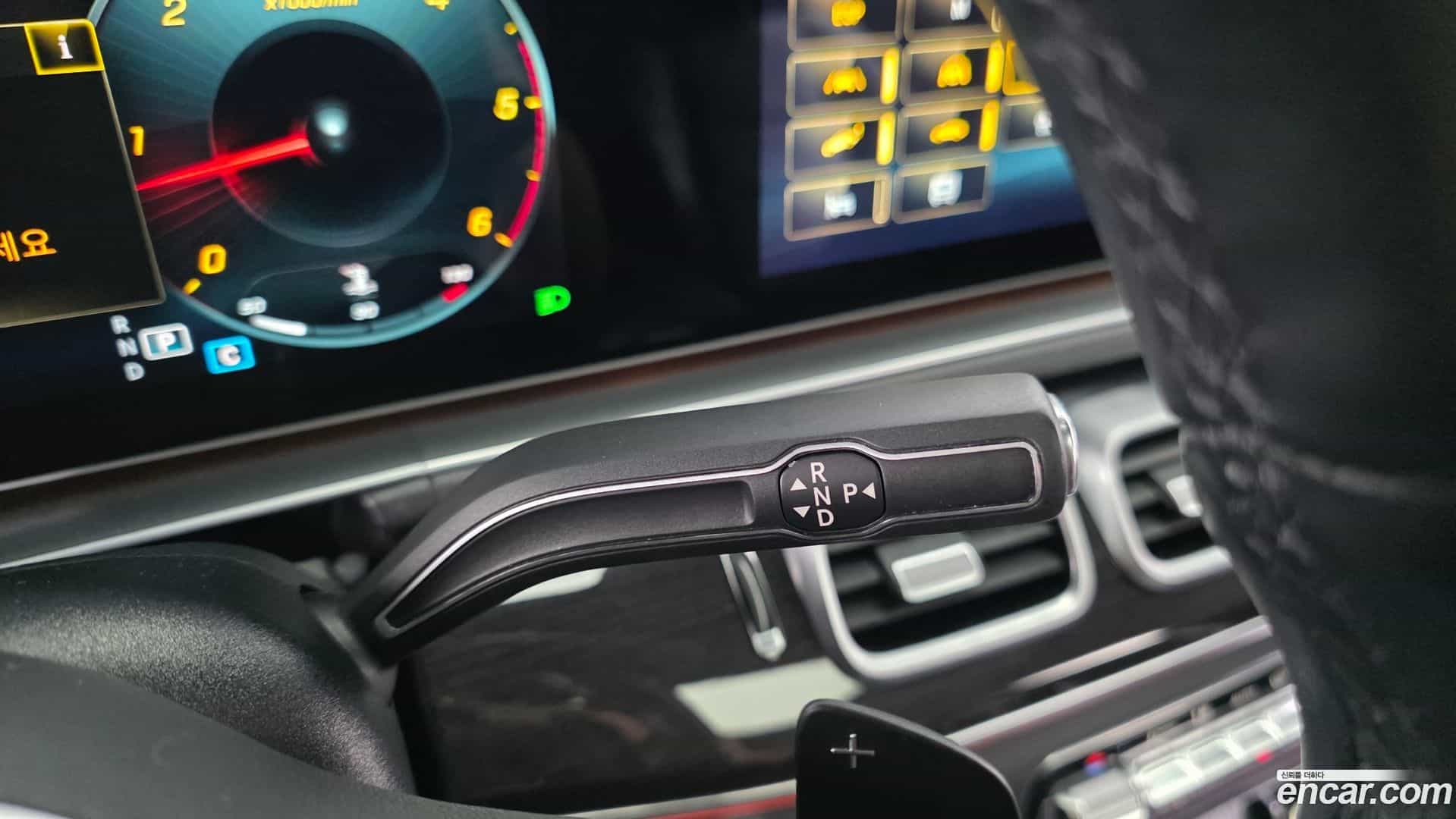 GLE-Class Mercedes-Benz 2021.3-INNER-009