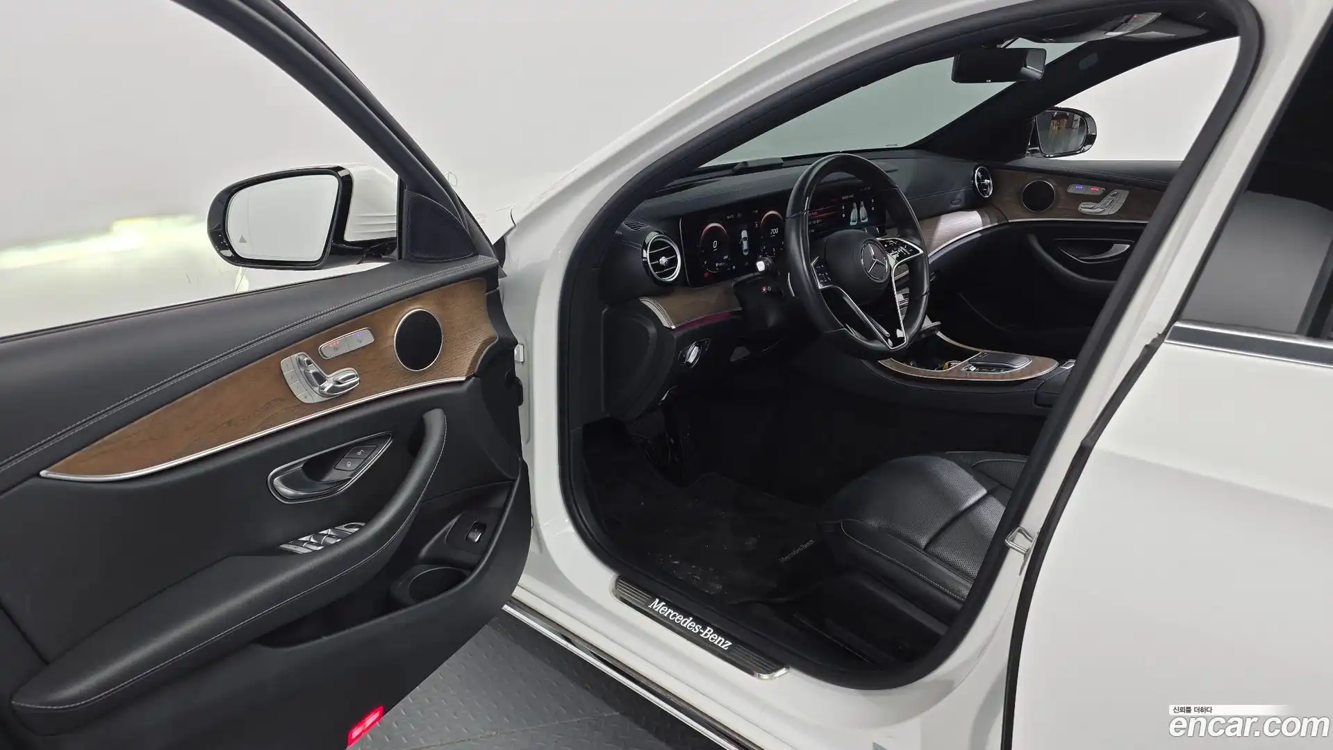 E-Class Mercedes-Benz 2021.3-INNER-010