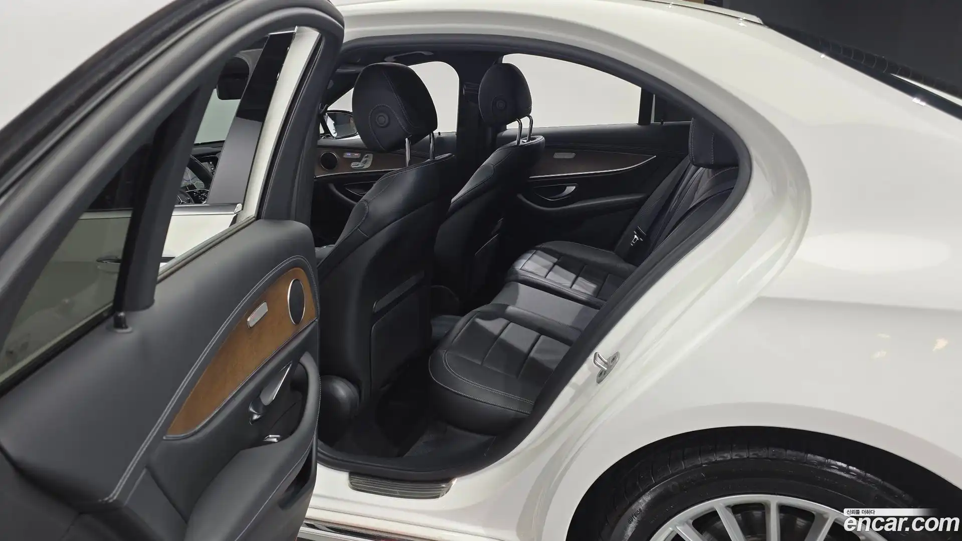 E-Class Mercedes-Benz 2021.3-OPTION-015