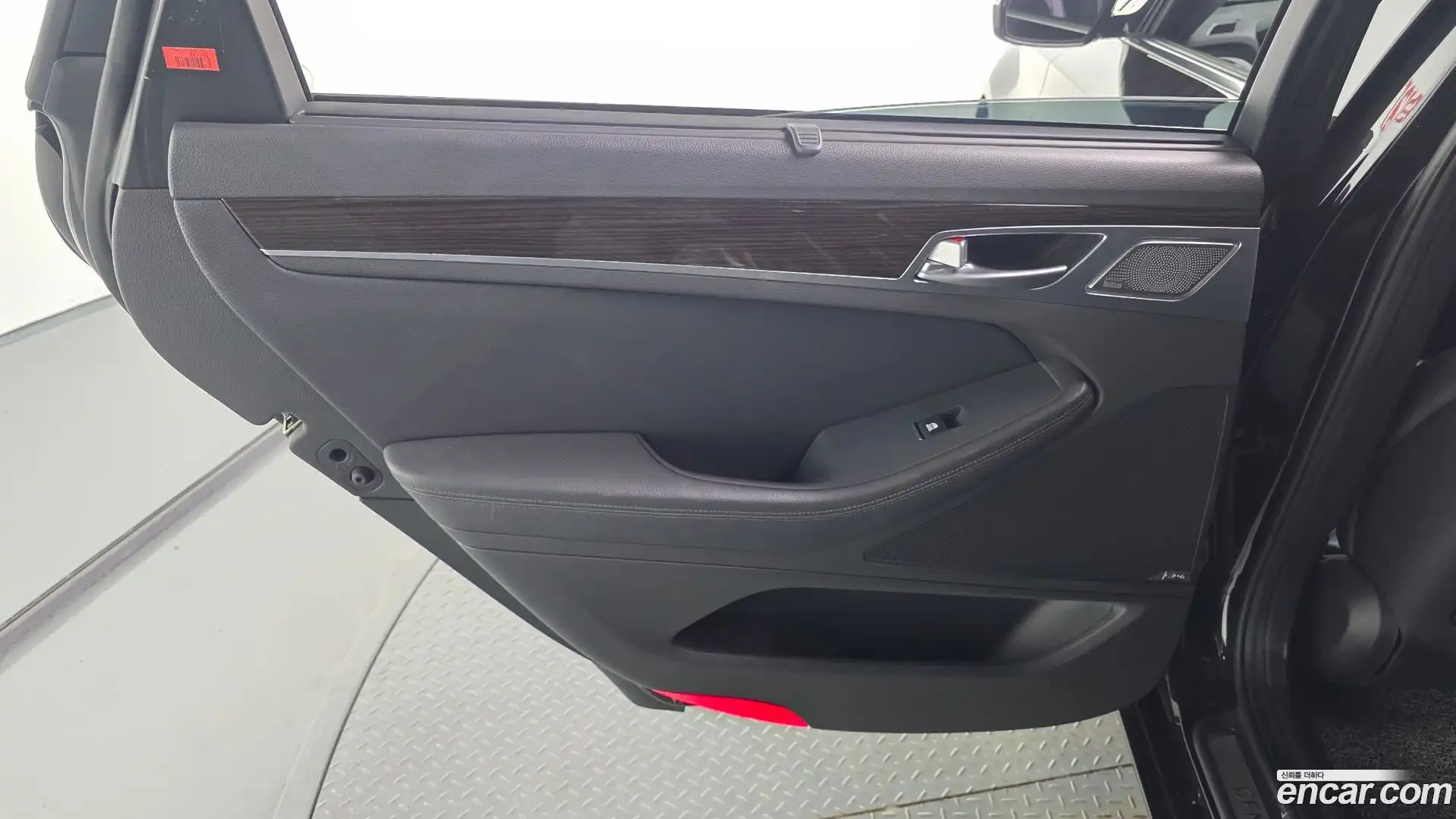 G80 Genesis 2019.2-INNER-035