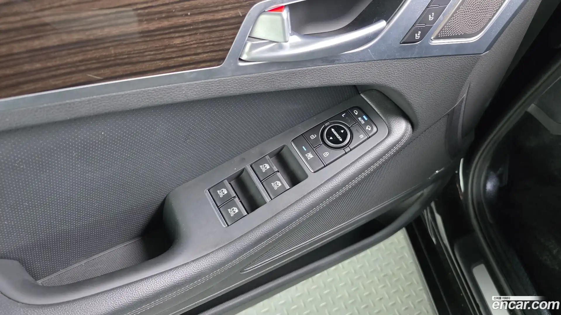 G80 Genesis 2019.2-OPTION-041