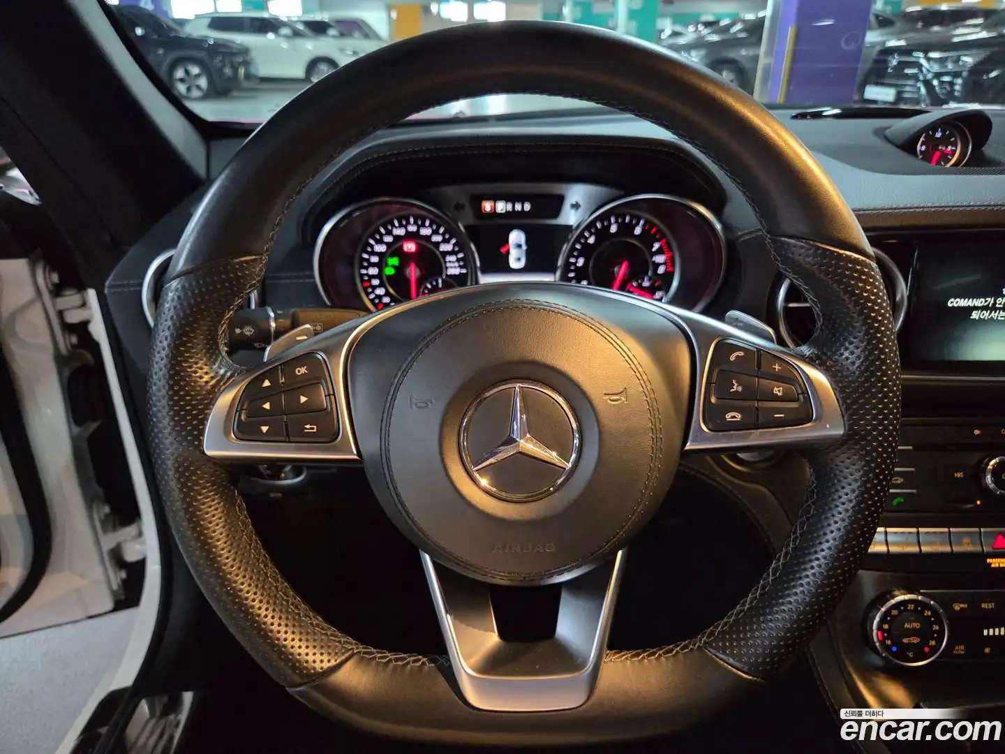 SL-Class Mercedes-Benz 2017.7-INNER-008