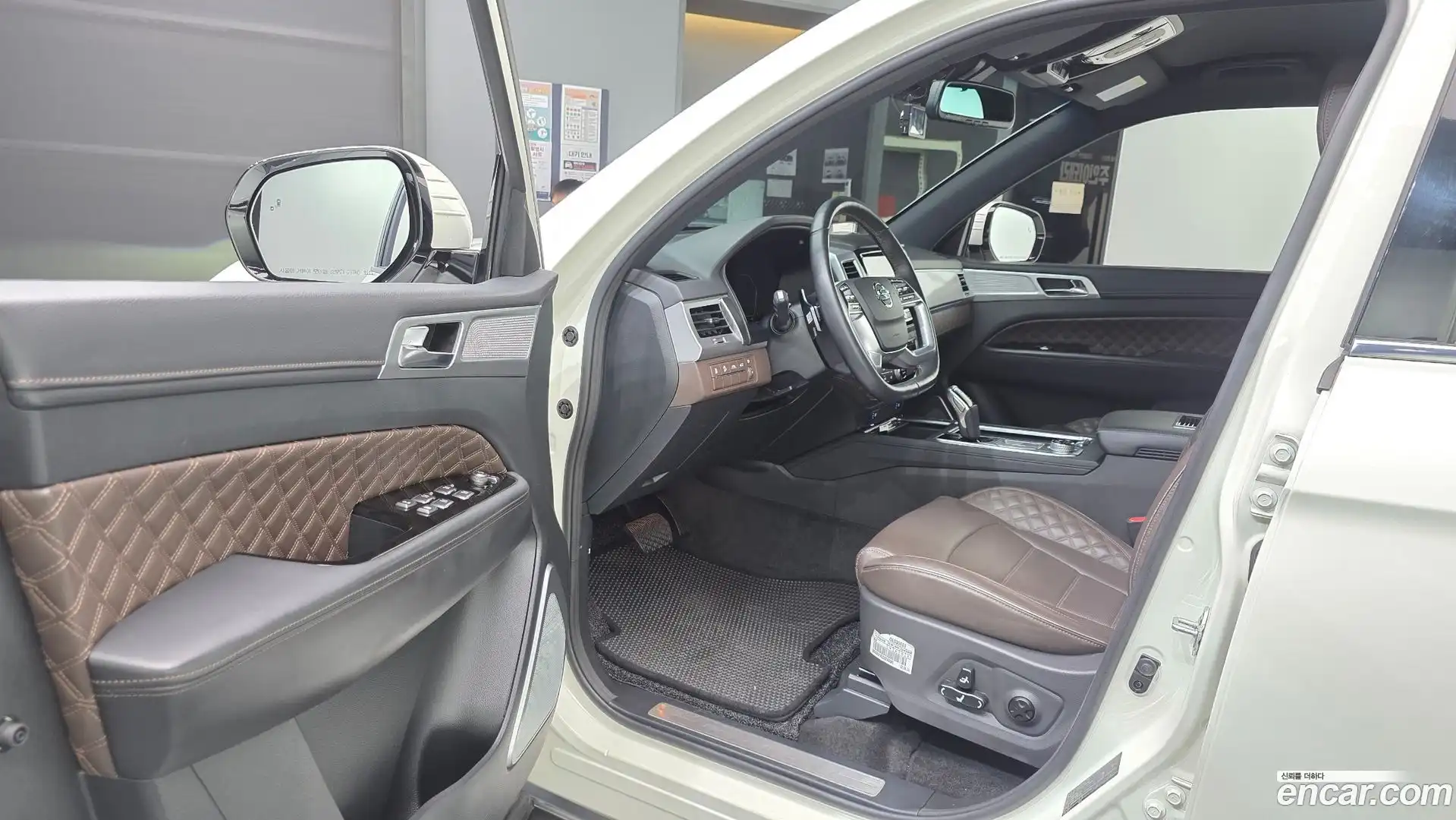 Rexton KG Mobility 2022.6-INNER-010