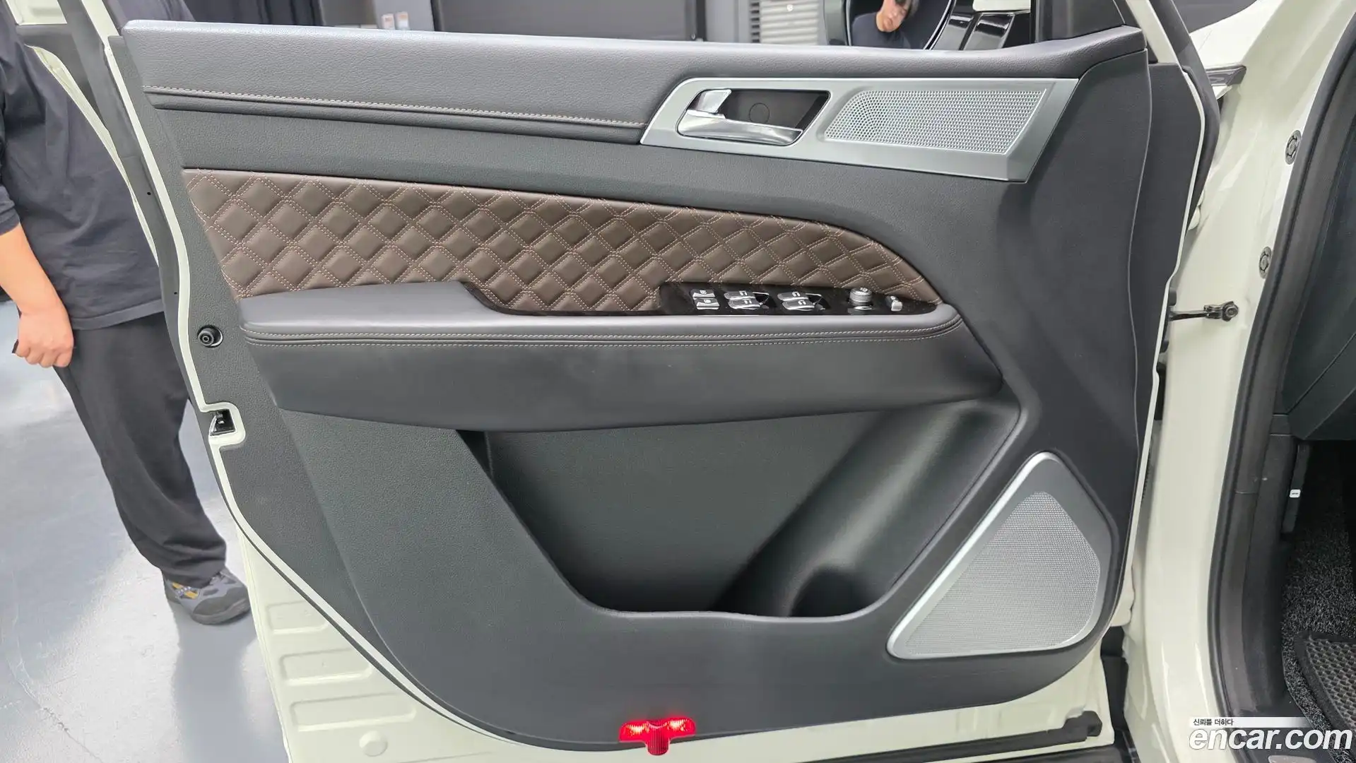 Rexton KG Mobility 2022.6-INNER-034