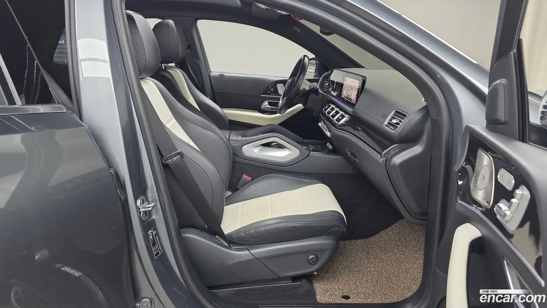 GLE-Class Mercedes-Benz 2023.8-OPTION-015
