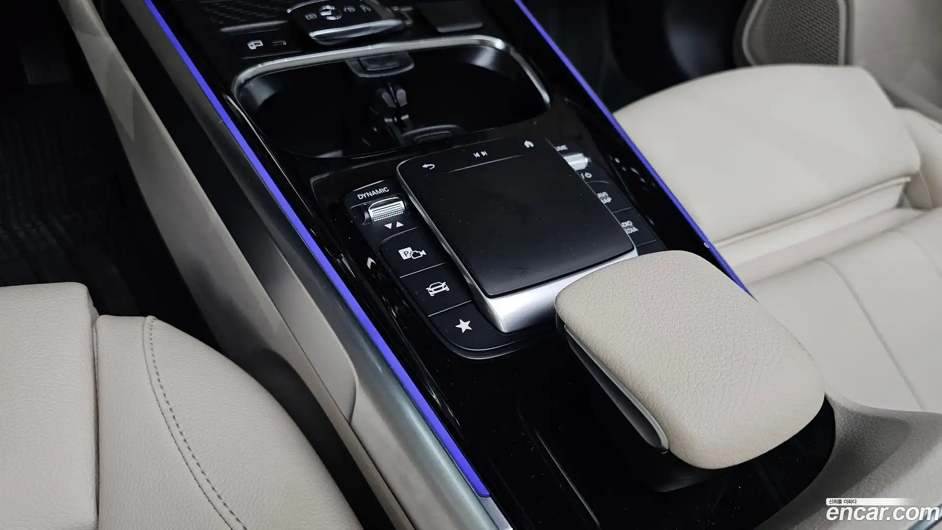 GLB-Class Mercedes-Benz 2021.7-OPTION-023