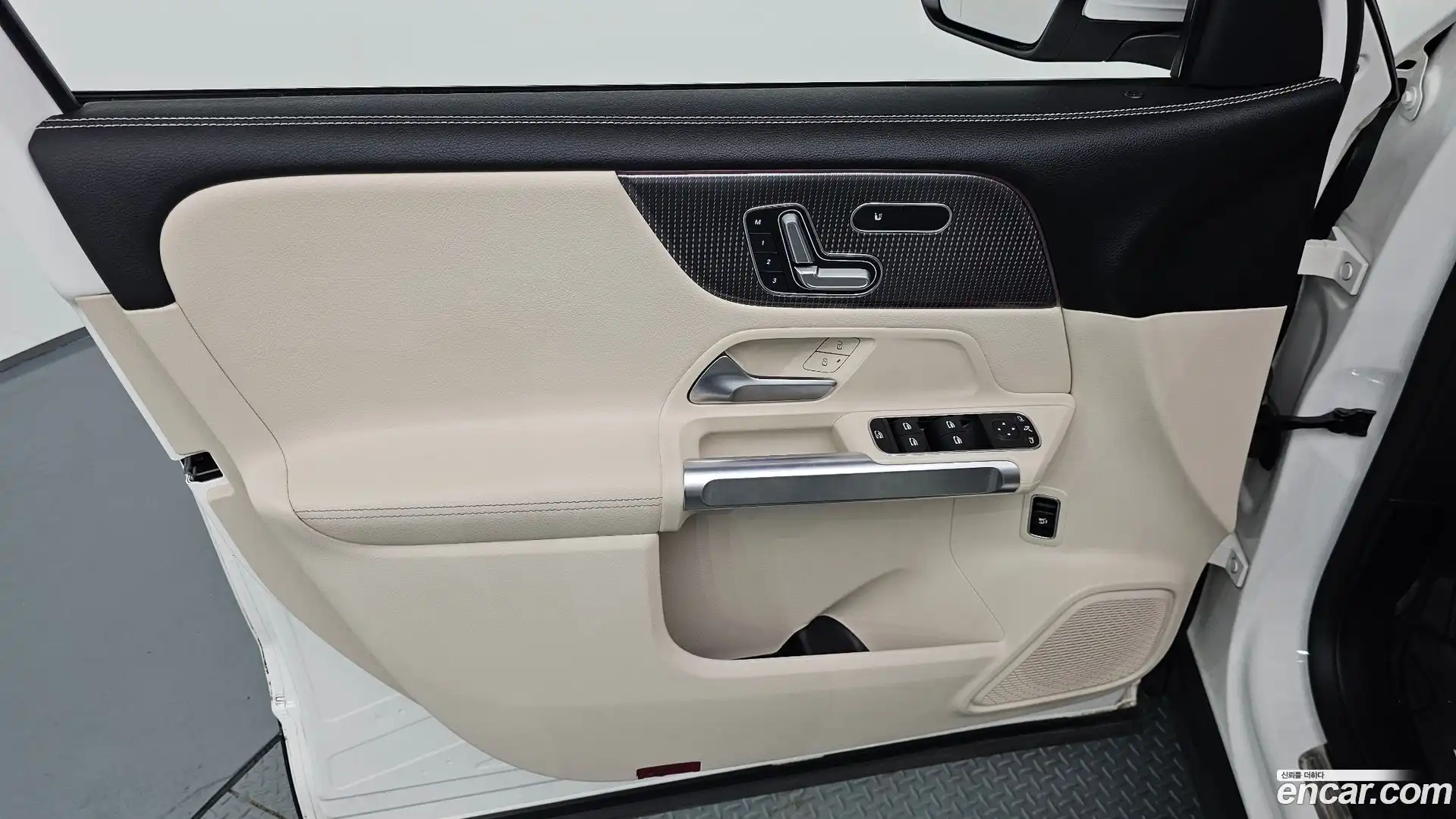 GLB-Class Mercedes-Benz 2021.7-INNER-034