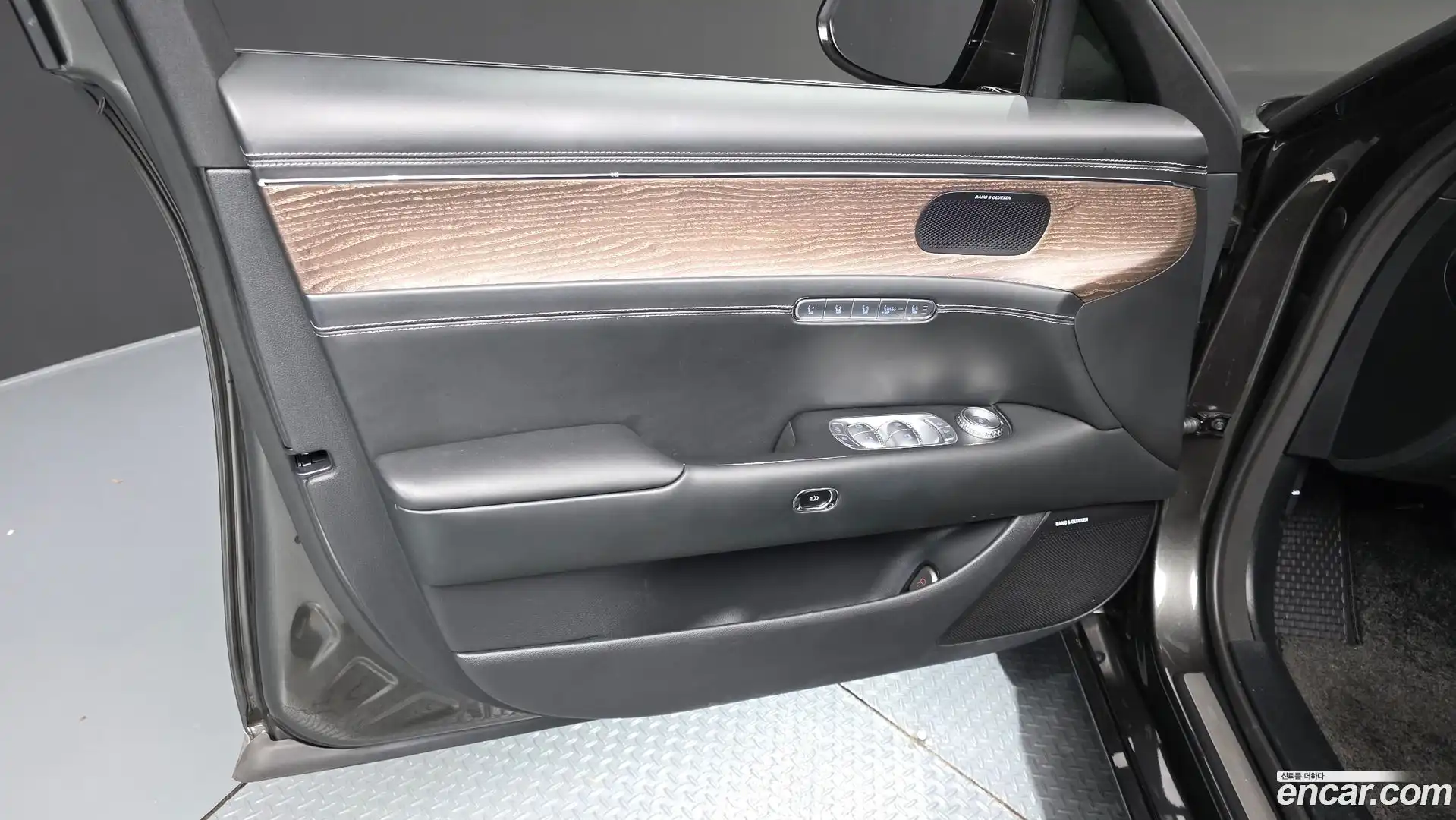 G90 Genesis 2022.3-INNER-034