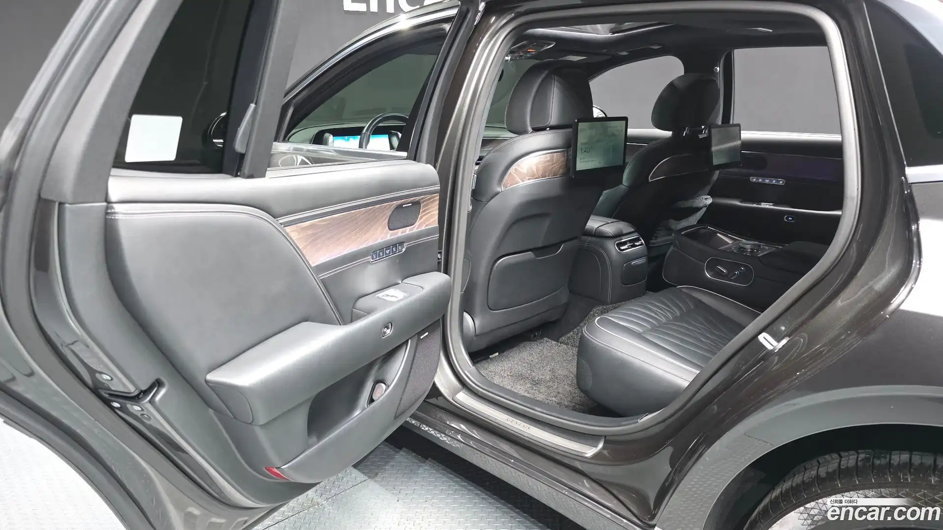 G90 Genesis 2022.3-INNER-036