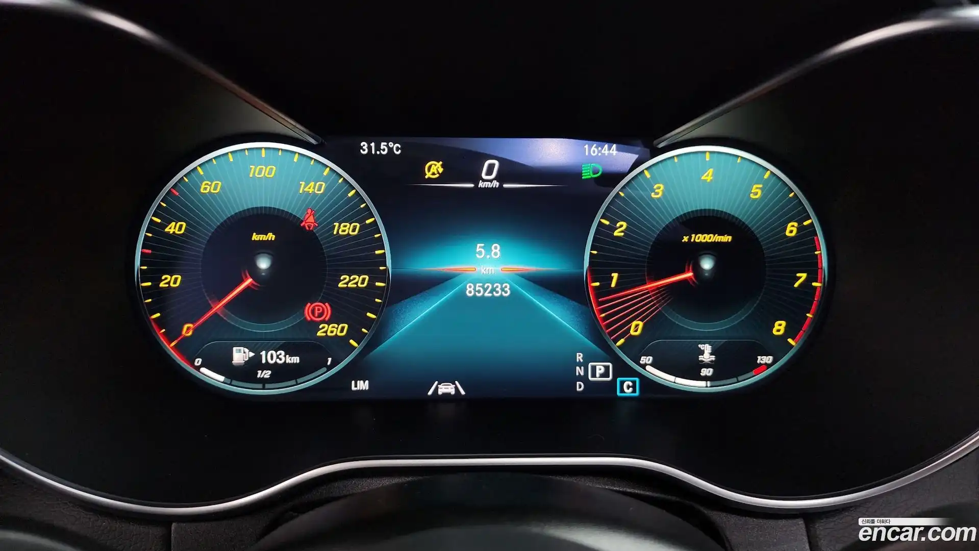 C-Class Mercedes-Benz 2020.9-INNER-008