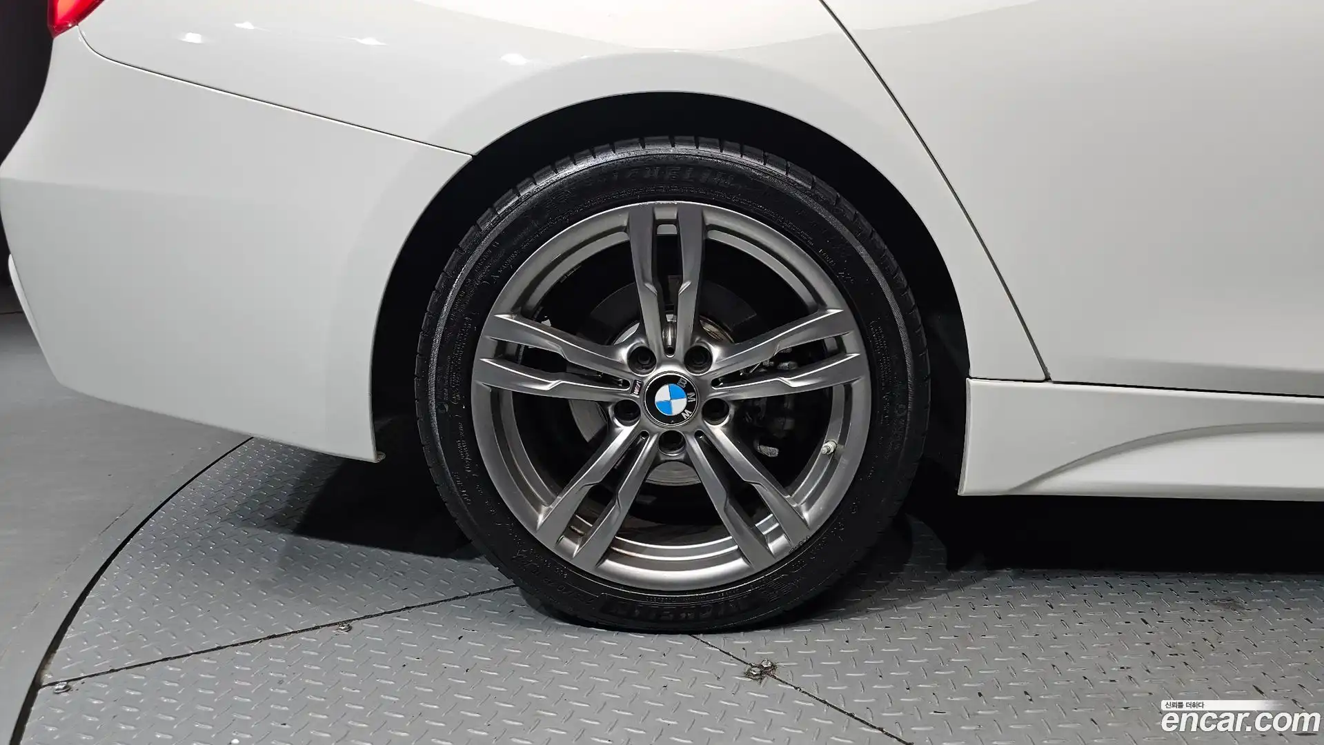 3-Series BMW 2018.11-OUTER-005