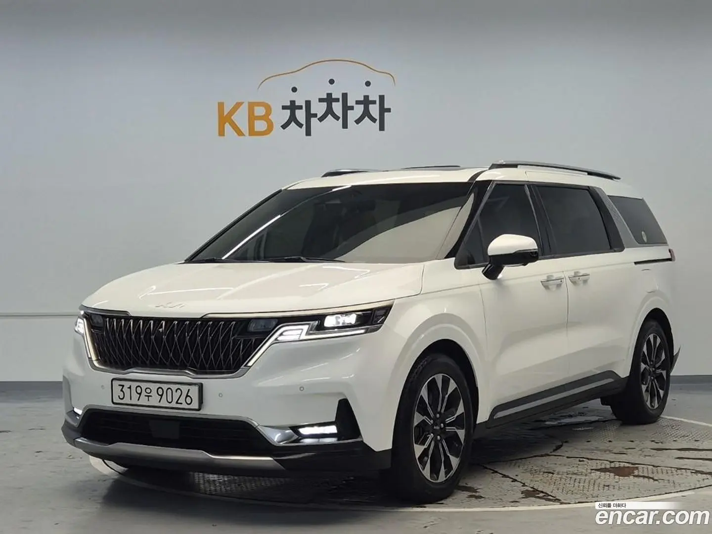 Main__Slider__Photo:Canival Kia 2022.10-0