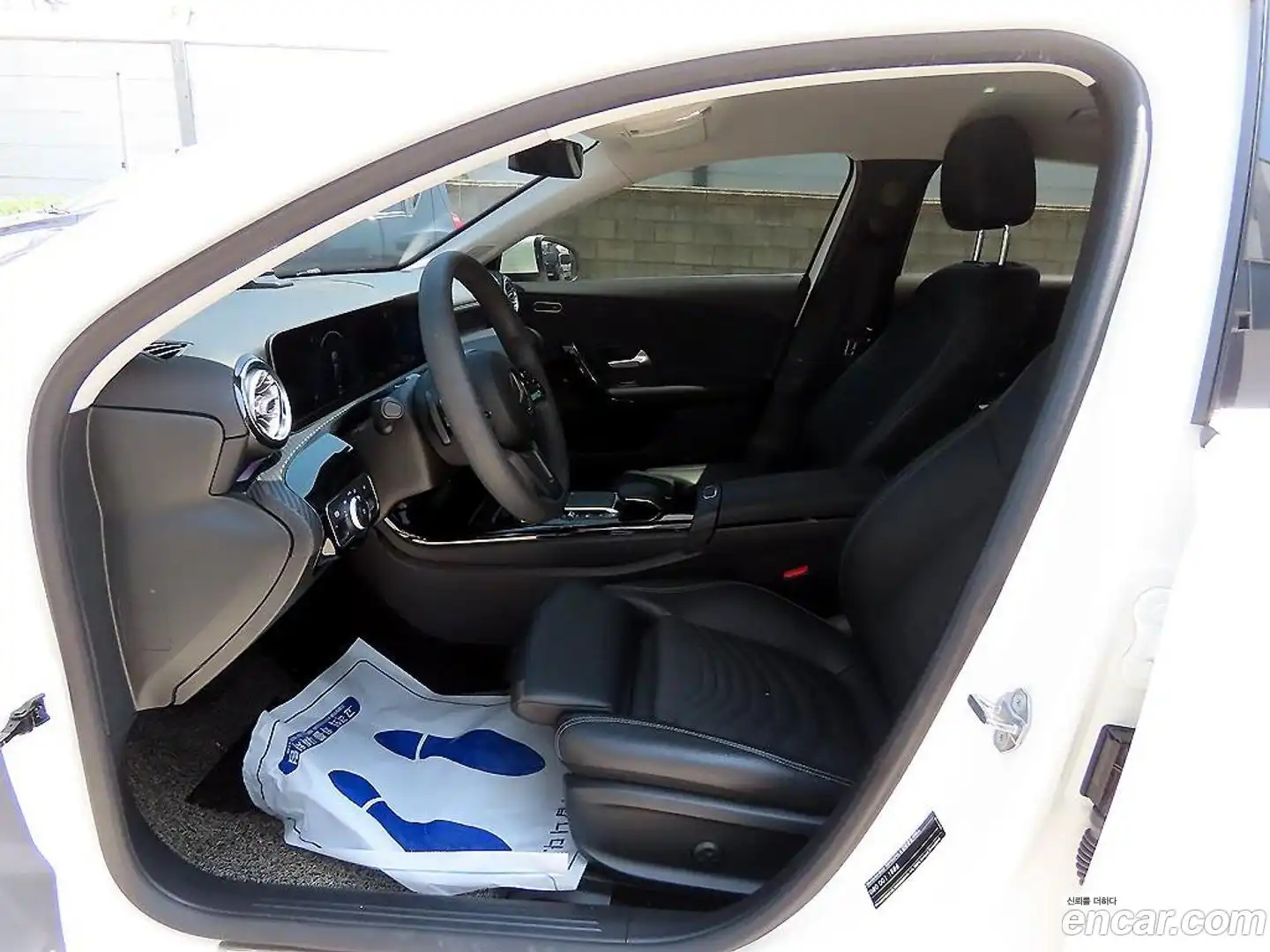 A-Class Mercedes-Benz 2020.1-INNER-008