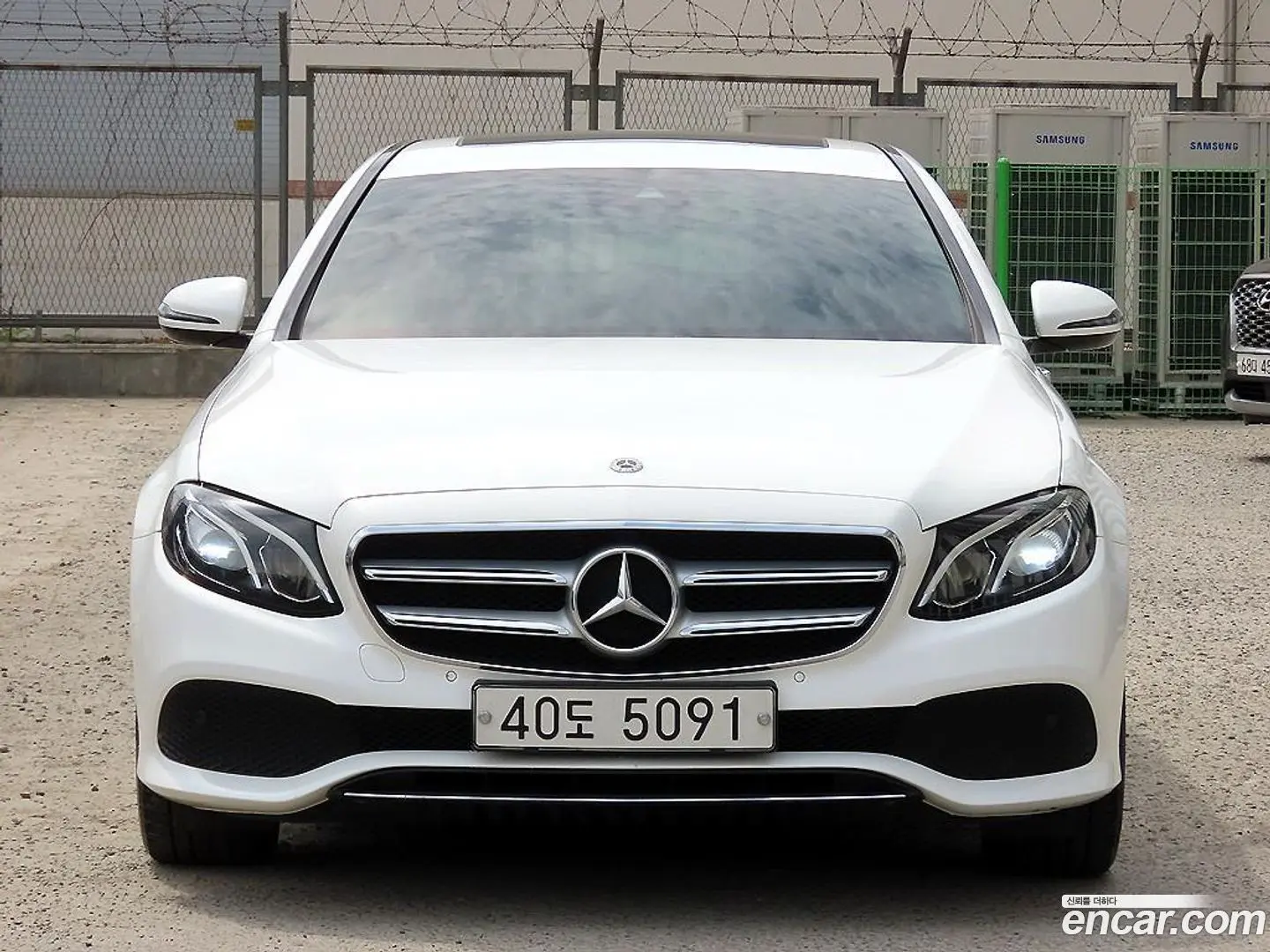 Main__Slider__Photo:E-Class Mercedes-Benz 2018.2-0