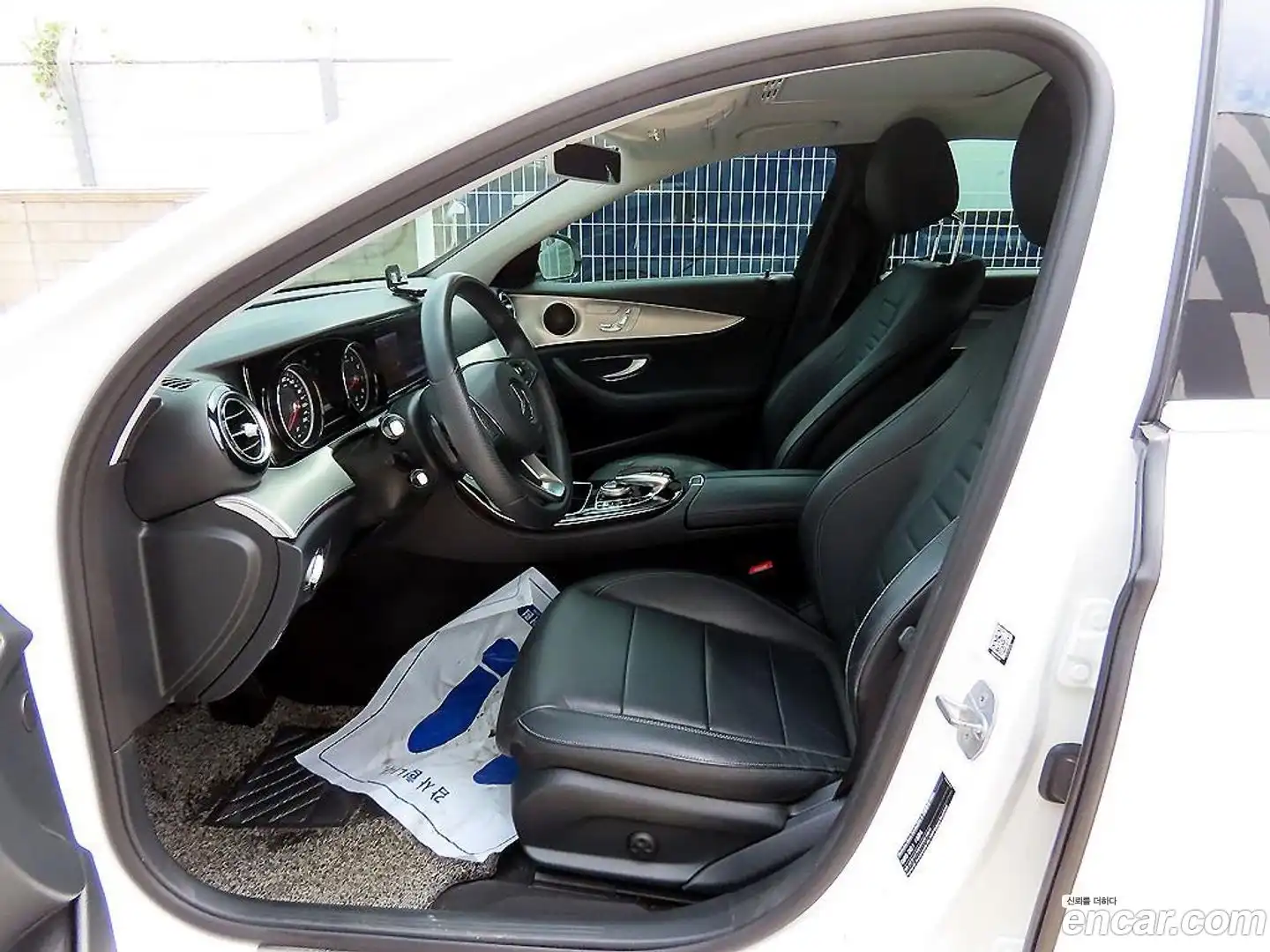 E-Class Mercedes-Benz 2018.2-INNER-008