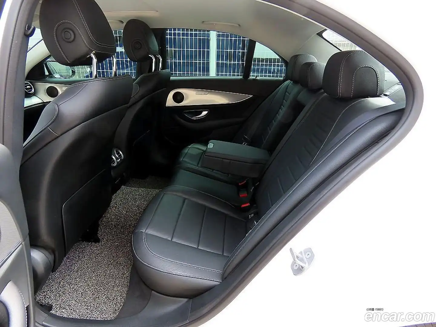 E-Class Mercedes-Benz 2018.2-INNER-009