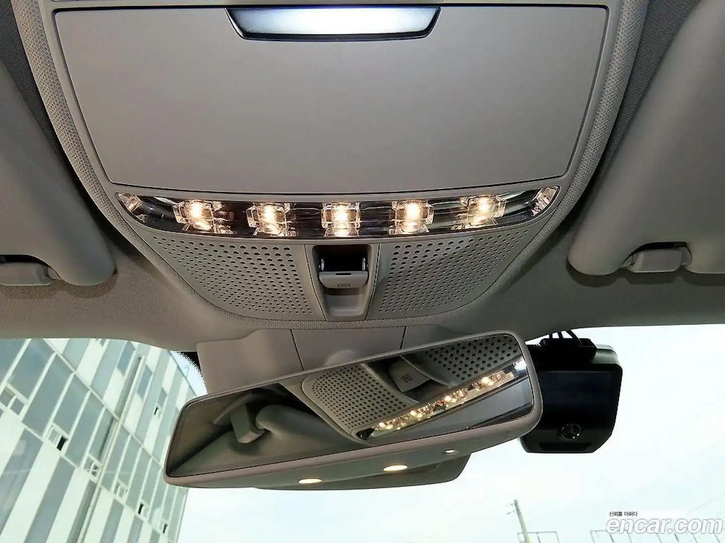 E-Class Mercedes-Benz 2018.2-OPTION-020