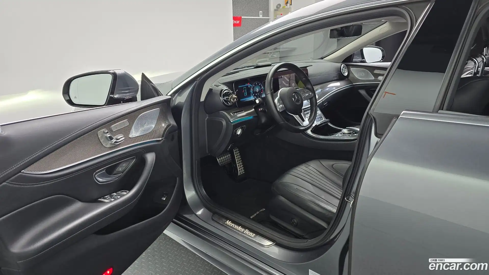 CLS-Class Mercedes-Benz 2019.11-INNER-010