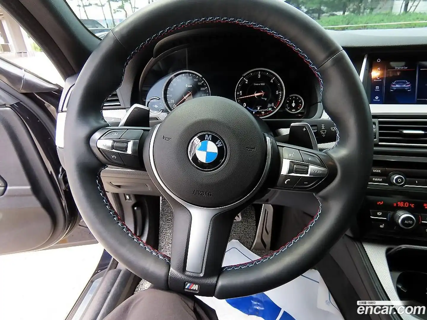 5-Series BMW 2014.8-INNER-010
