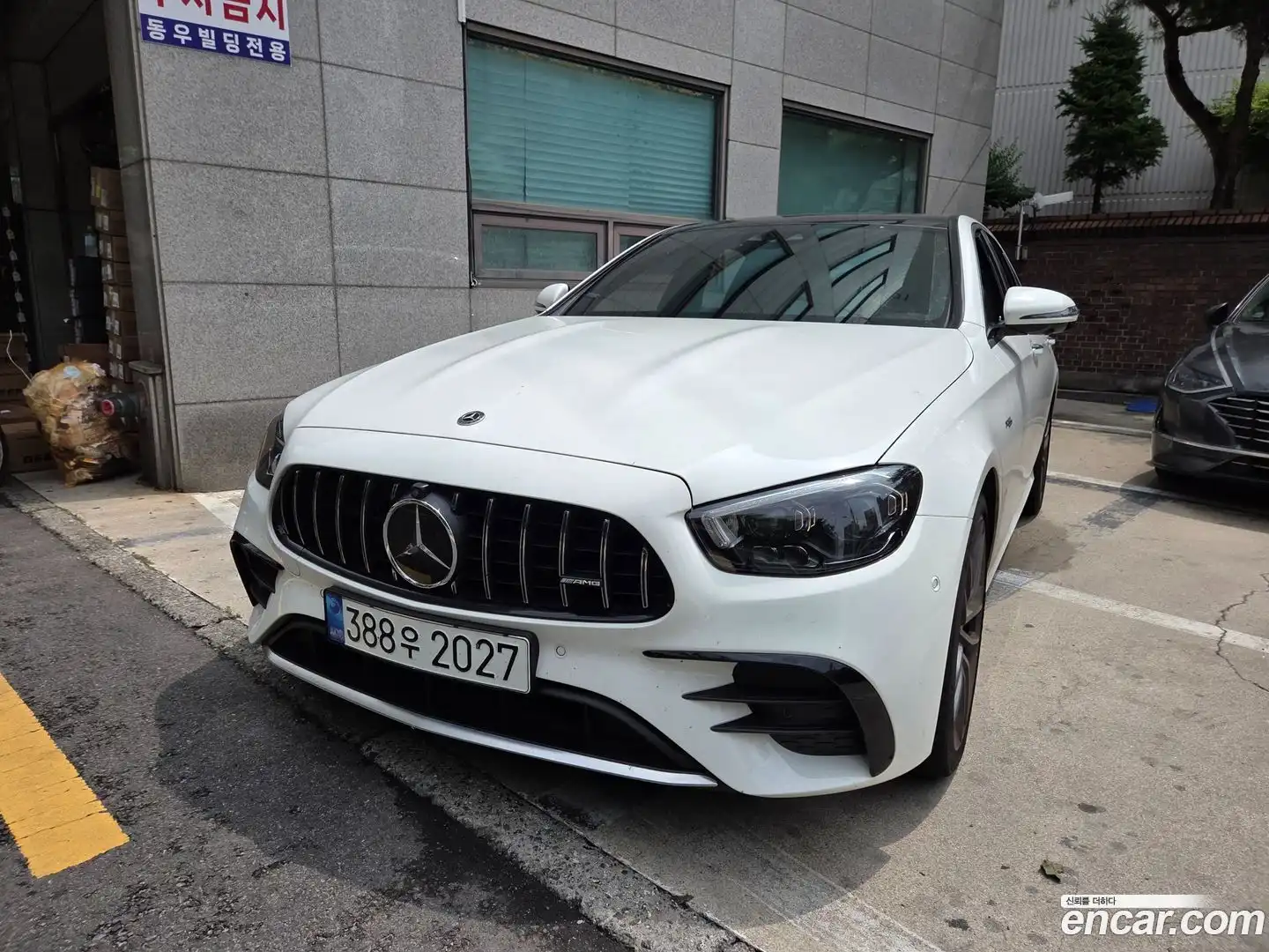 E-Class Mercedes-Benz 2022.8-OUTER-001