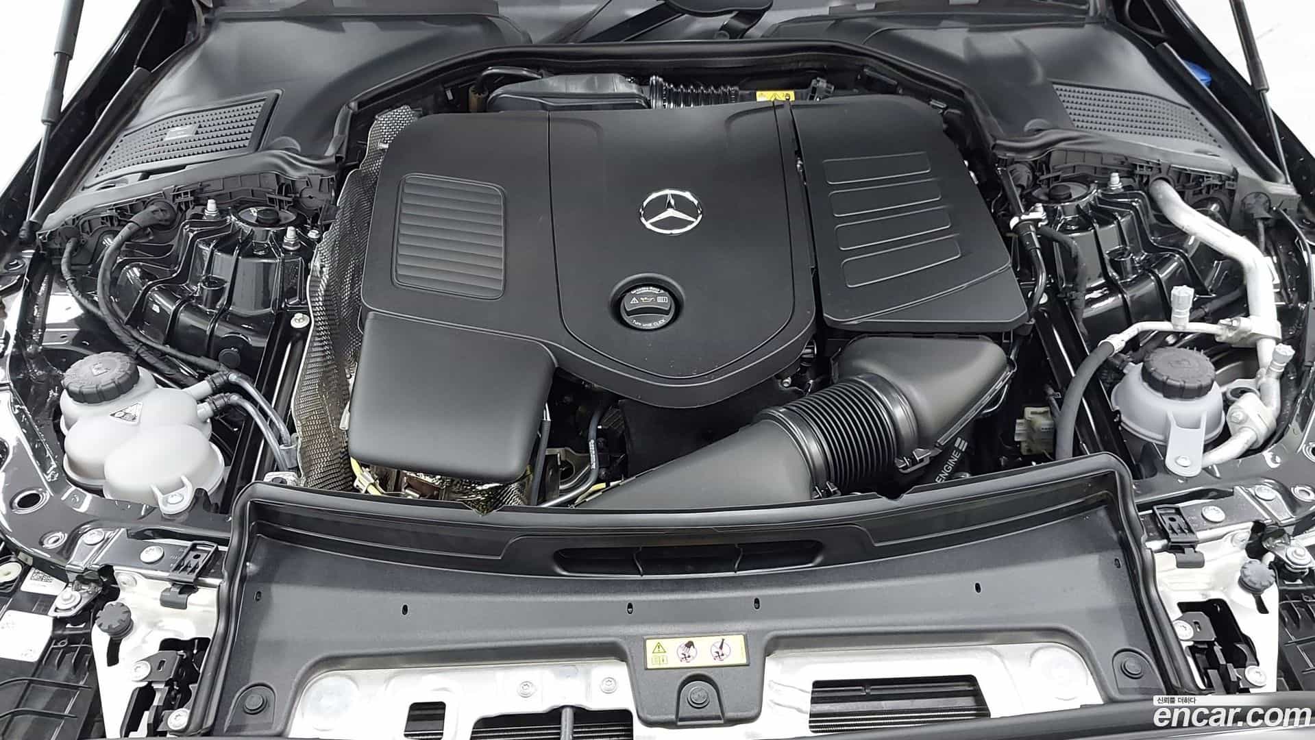 C-Class Mercedes-Benz 2025.3-OUTER-006