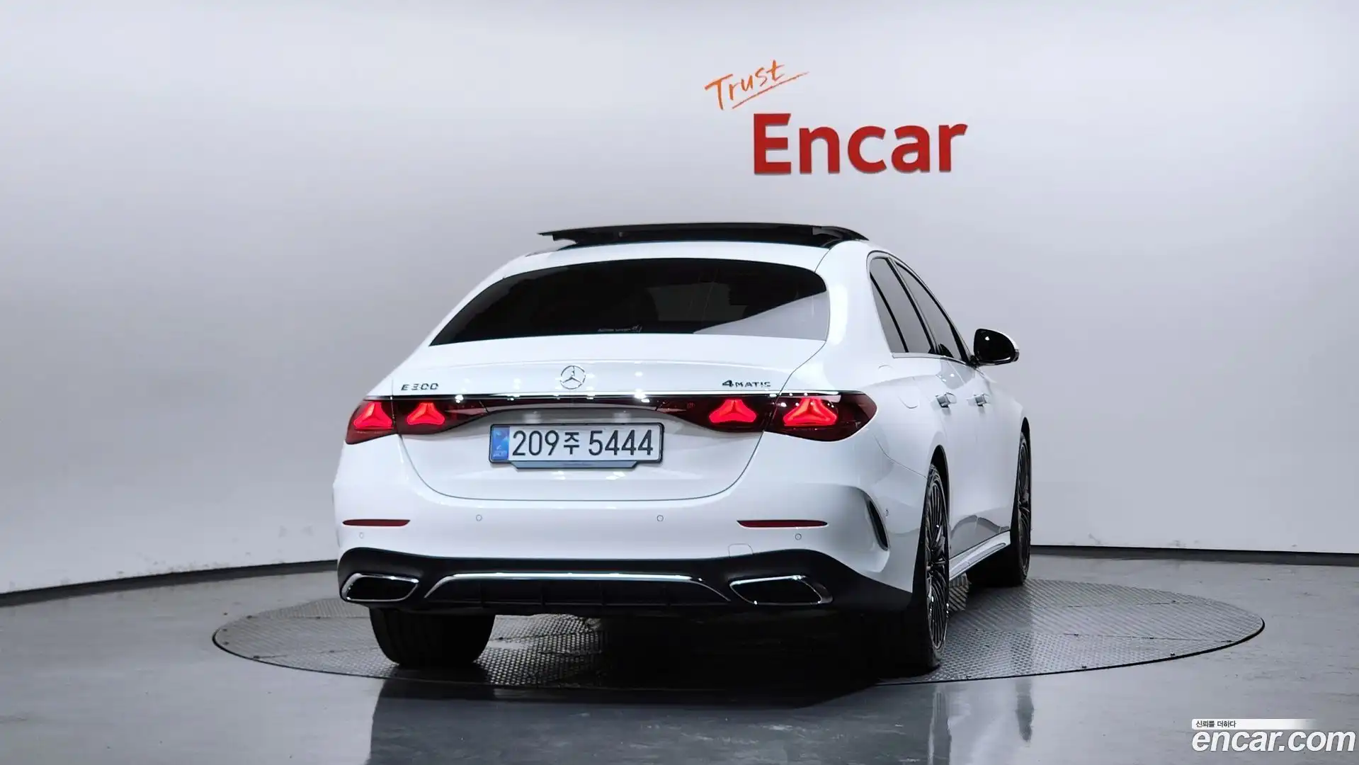 E-Class Mercedes-Benz 2025.11-OUTER-004