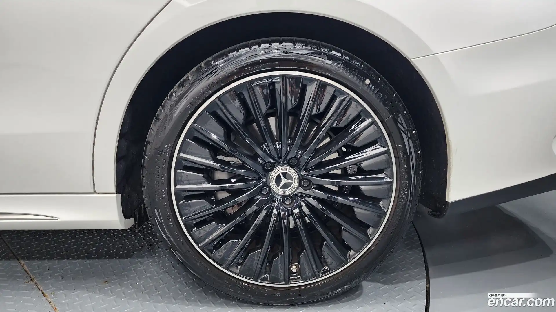 E-Class Mercedes-Benz 2025.11-OUTER-031