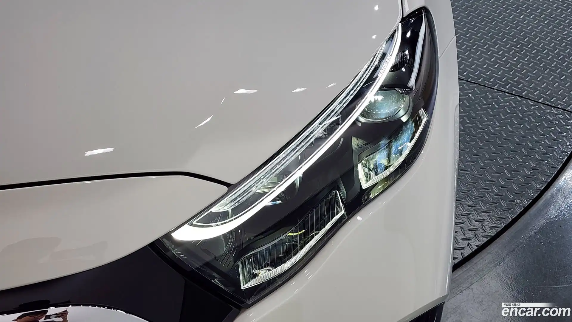 E-Class Mercedes-Benz 2025.11-OUTER-032