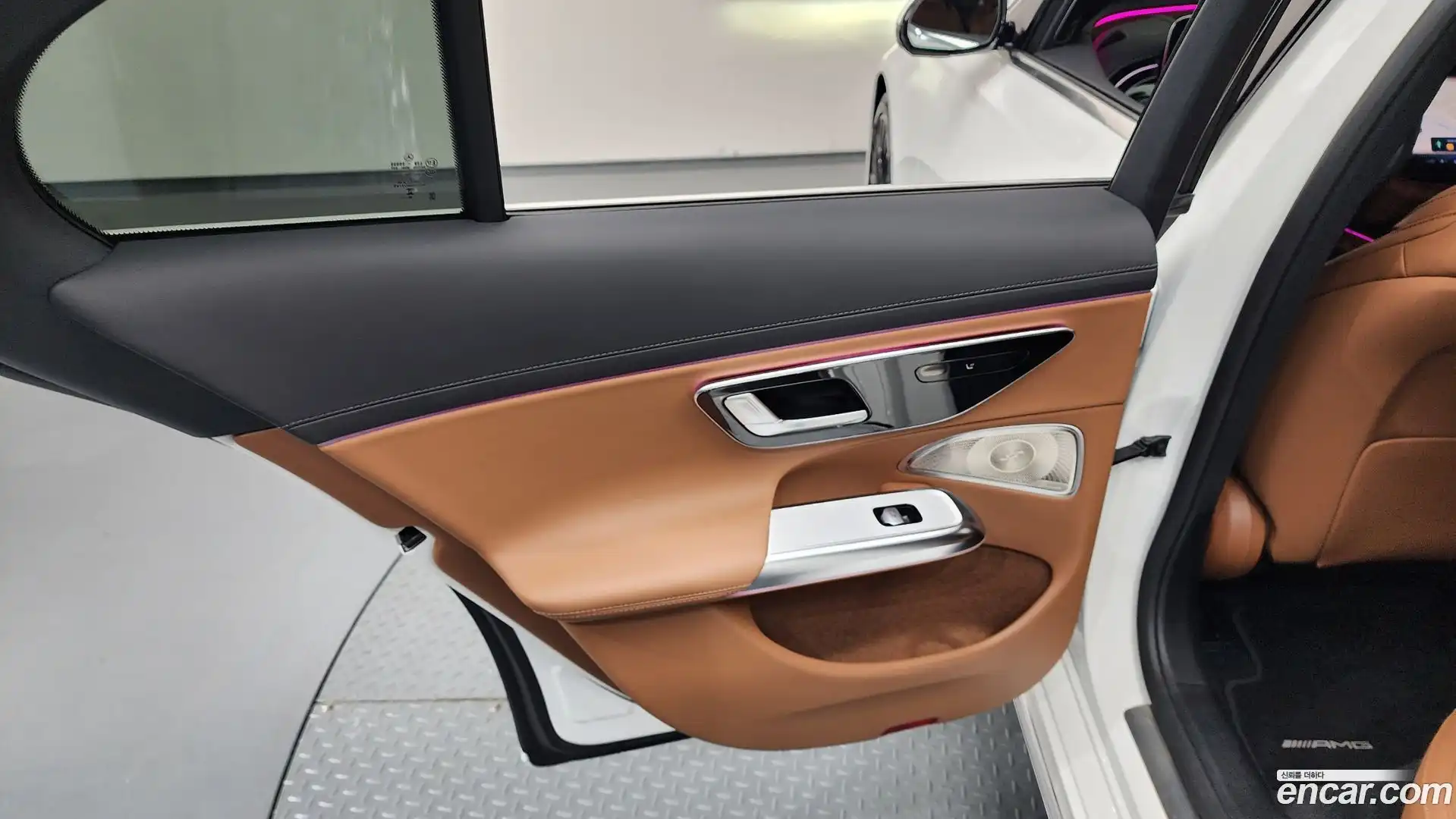 E-Class Mercedes-Benz 2025.11-INNER-035