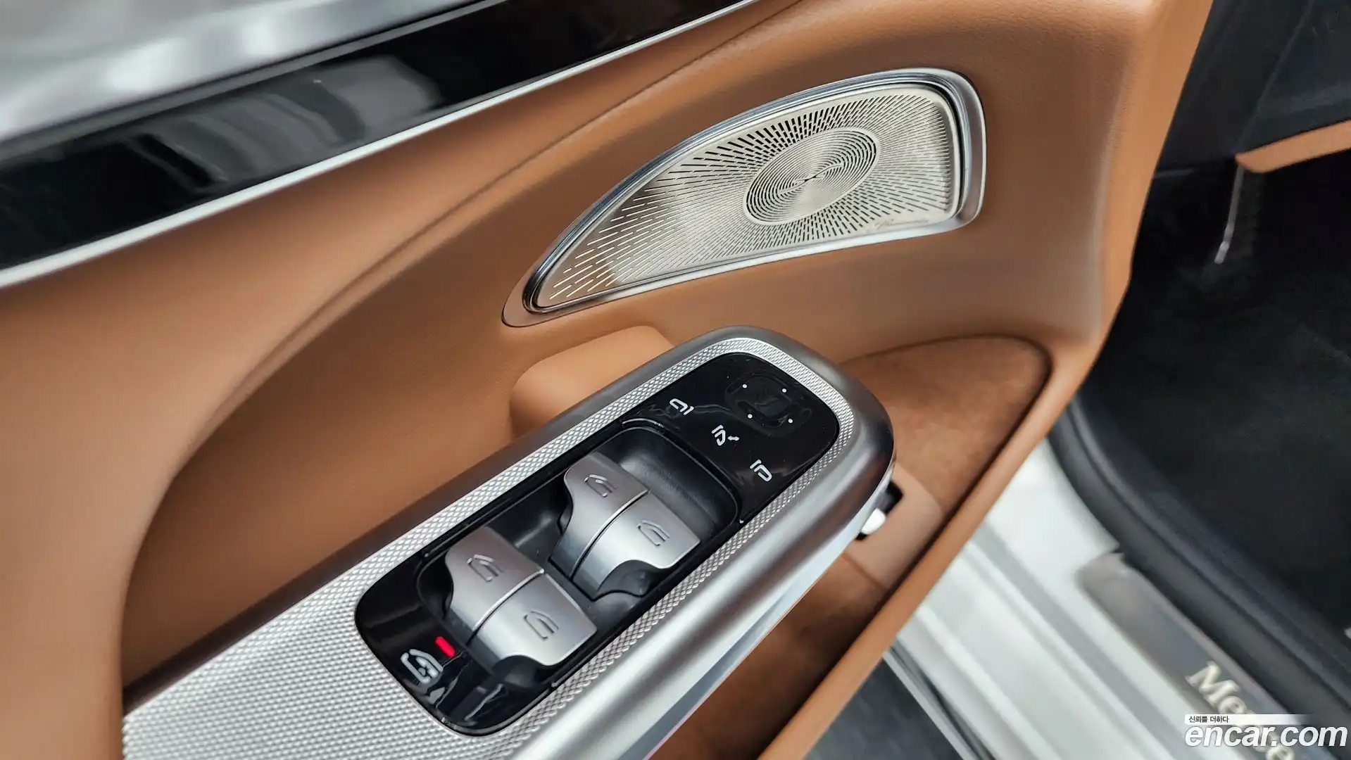 E-Class Mercedes-Benz 2025.11-OPTION-043