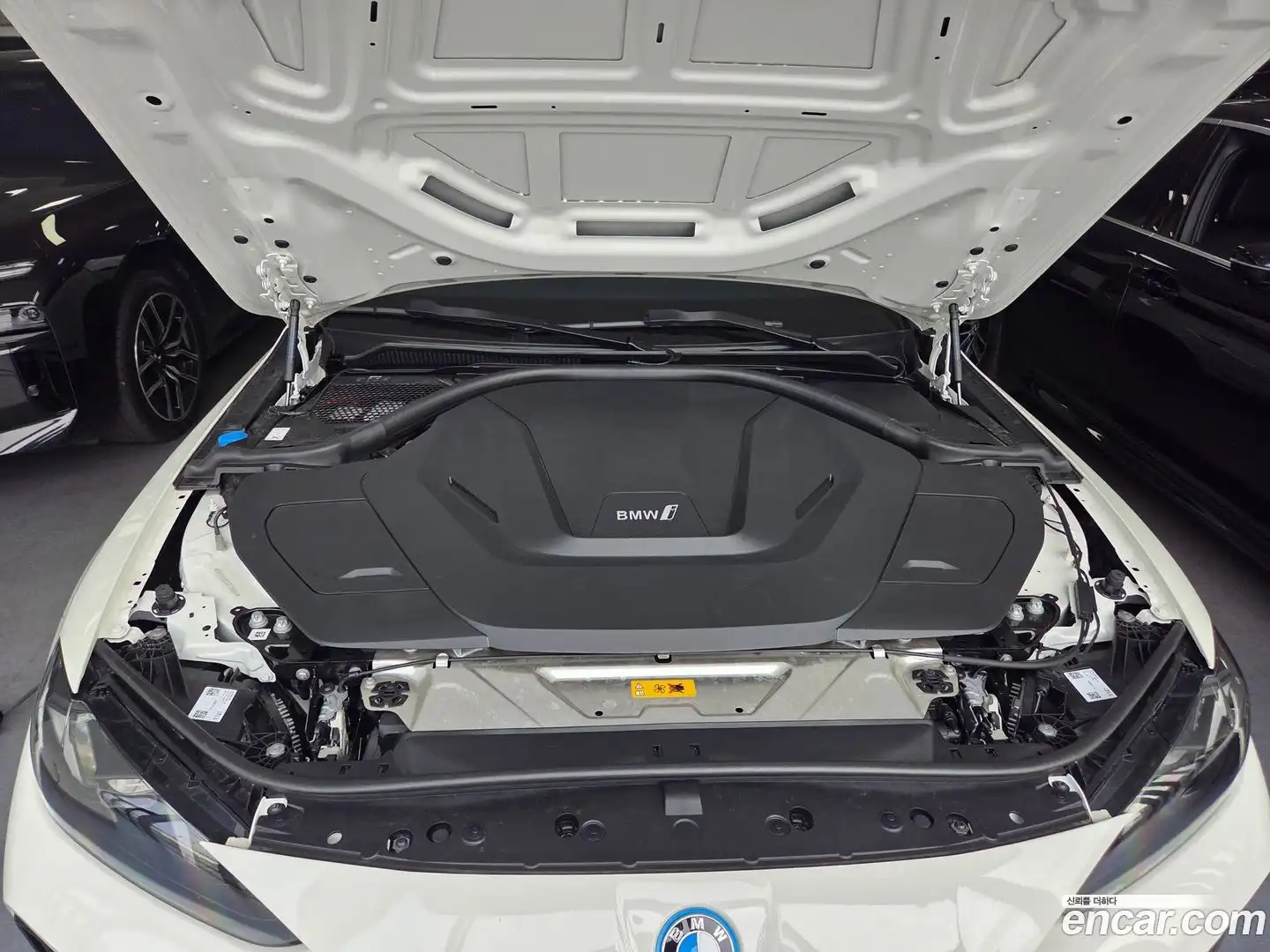 i4 BMW 2025.4-OUTER-006