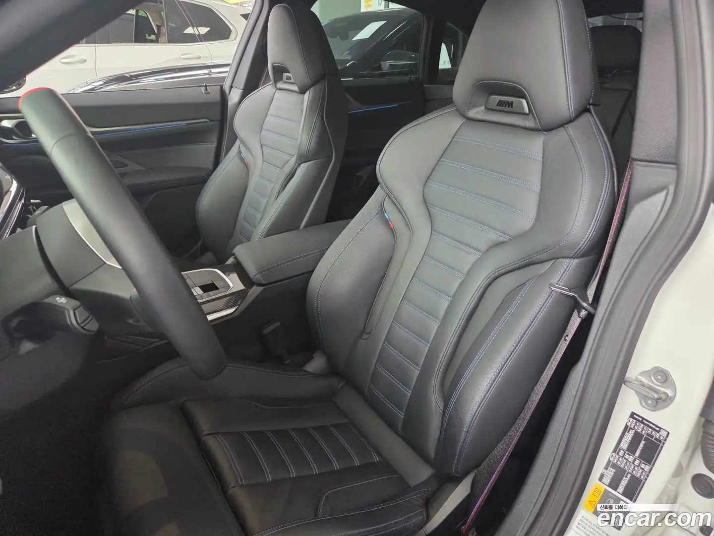 i4 BMW 2025.4-INNER-010