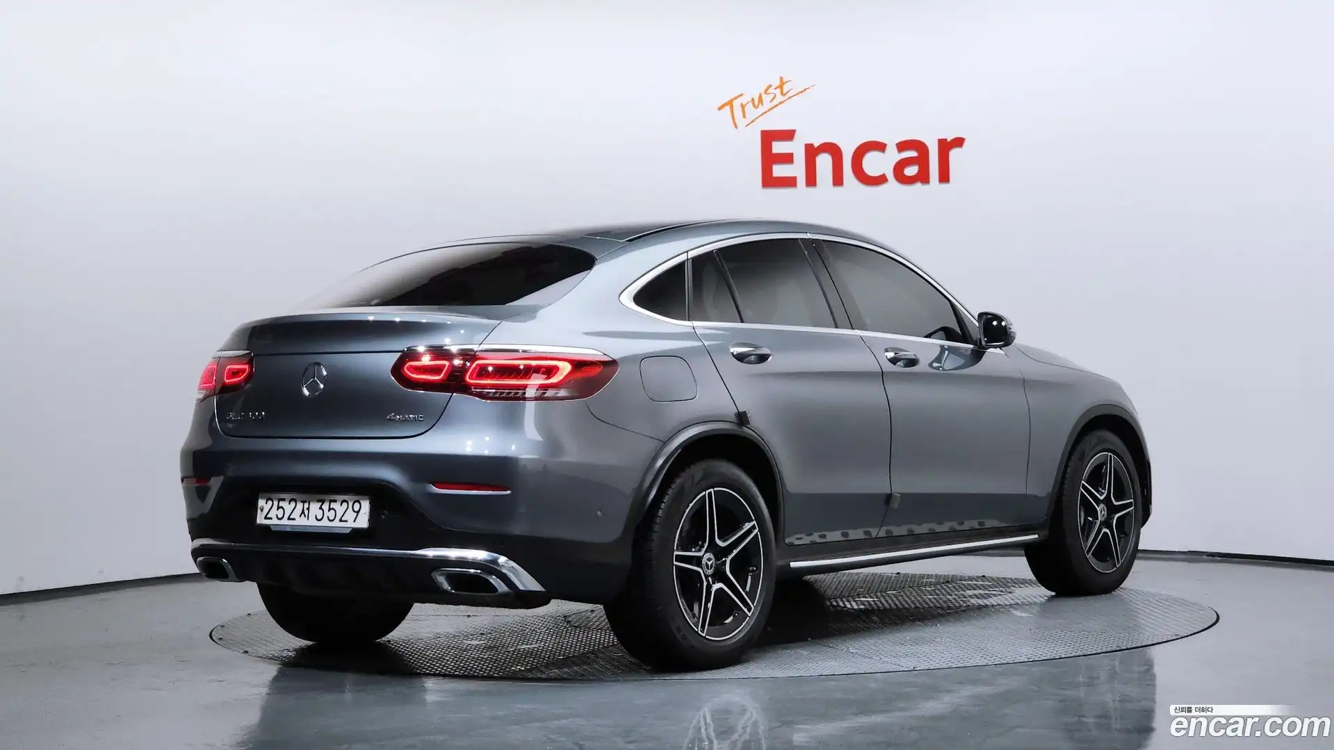 GLC-Class Mercedes-Benz 2020.1-OUTER-002