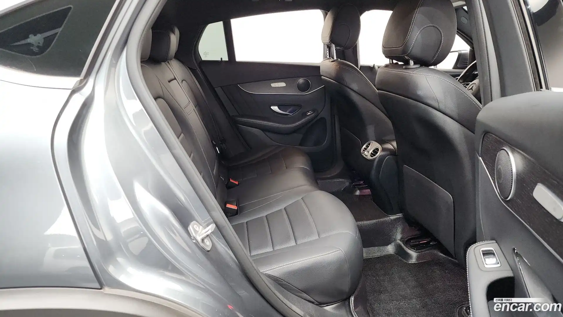 GLC-Class Mercedes-Benz 2020.1-OPTION-015