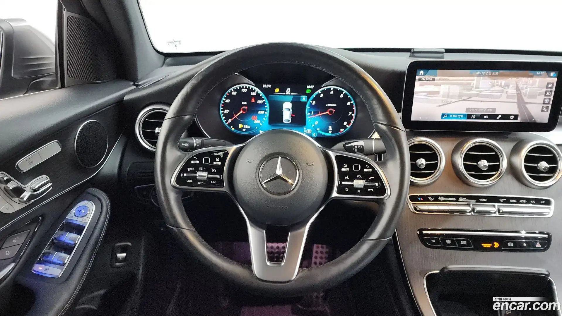 GLC-Class Mercedes-Benz 2020.1-OPTION-017