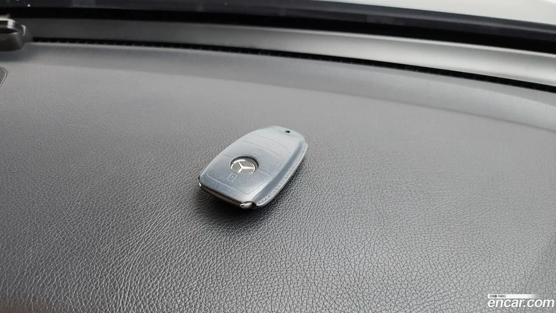 GLC-Class Mercedes-Benz 2020.1-OPTION-019