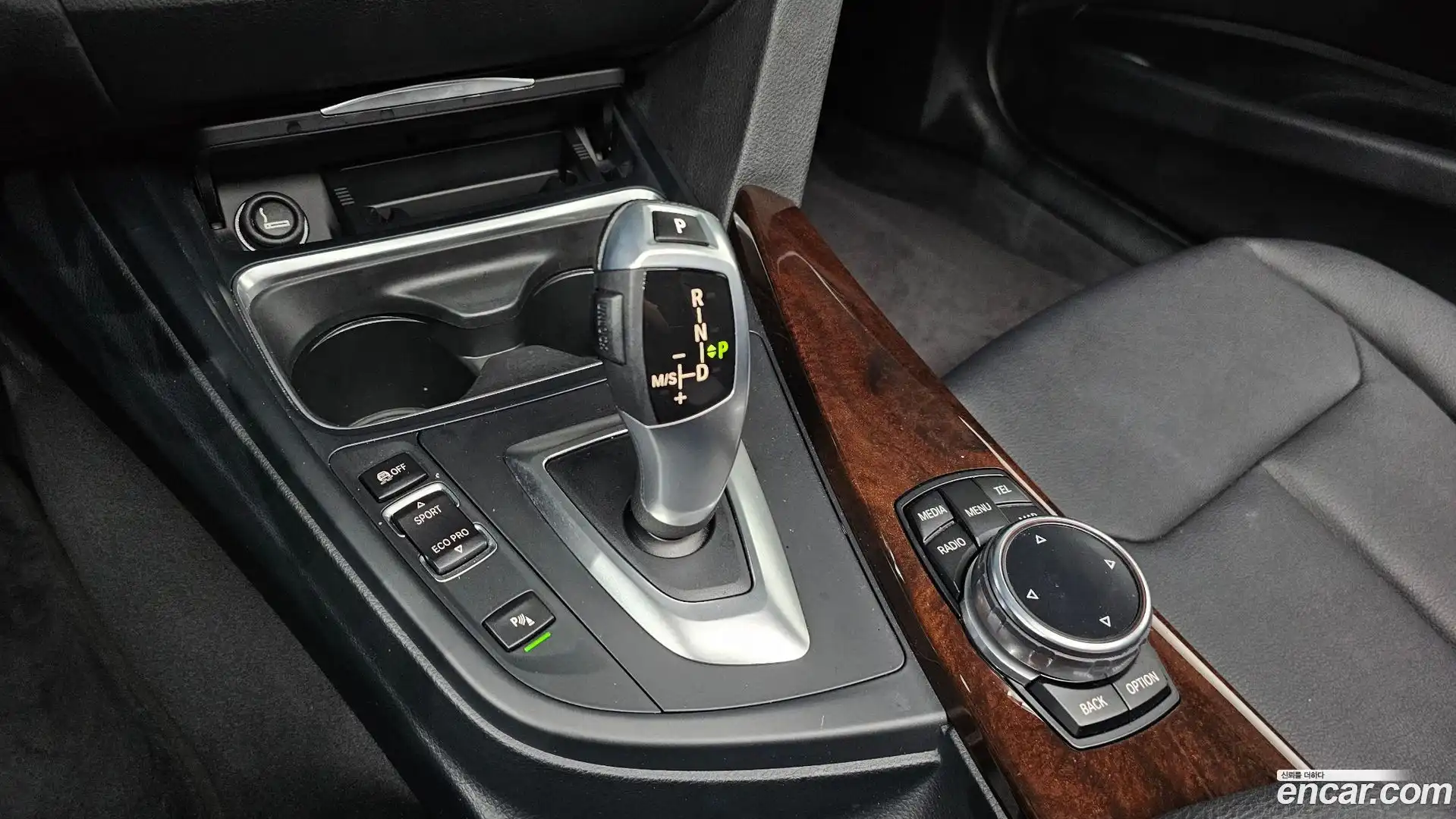 3-Series BMW 2014.9-INNER-009