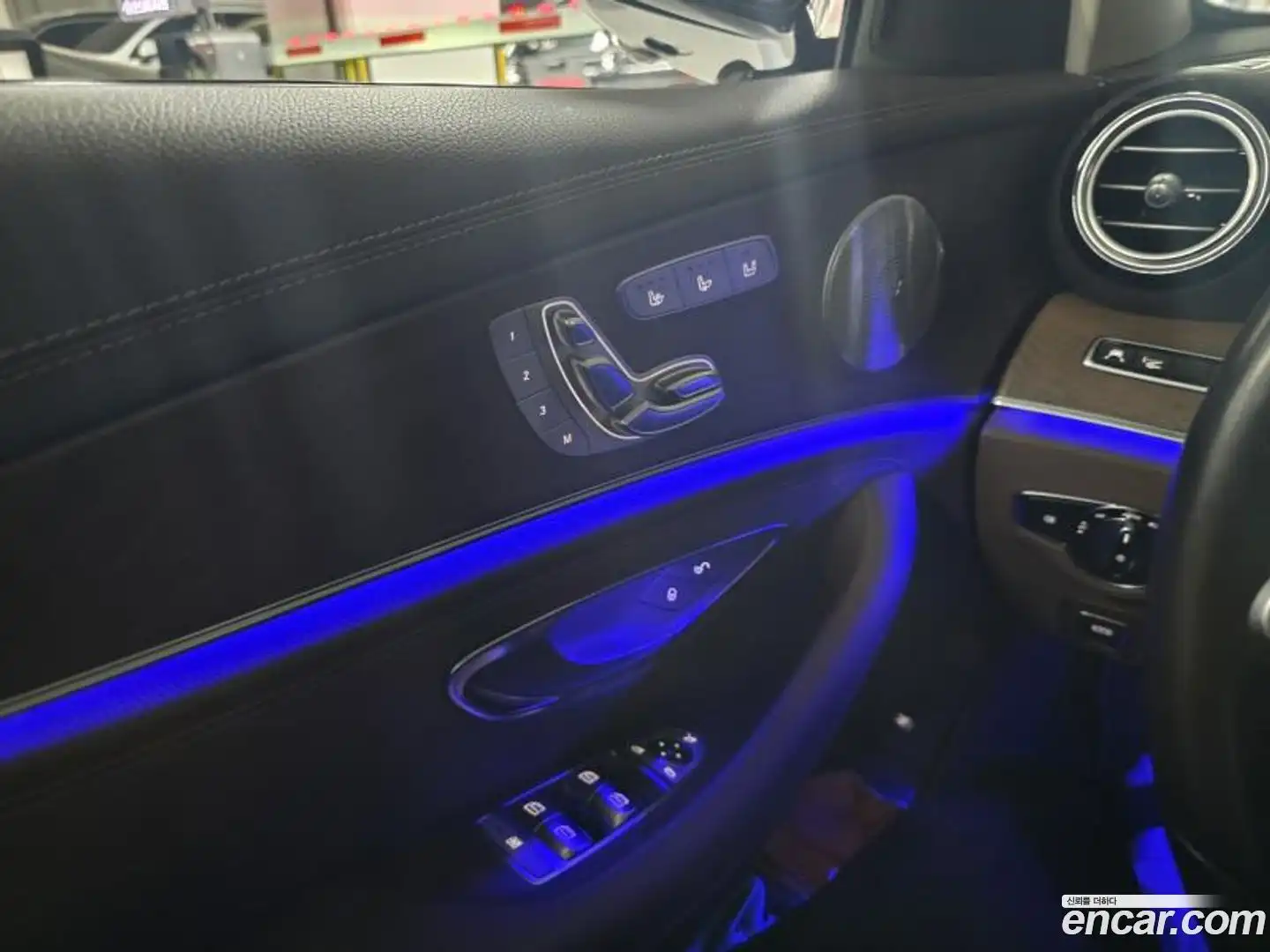 E-Class Mercedes-Benz 2019.0-INNER-010