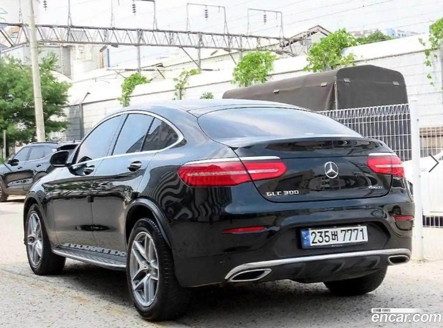 GLC-Class Mercedes-Benz 2017.10-OUTER-003