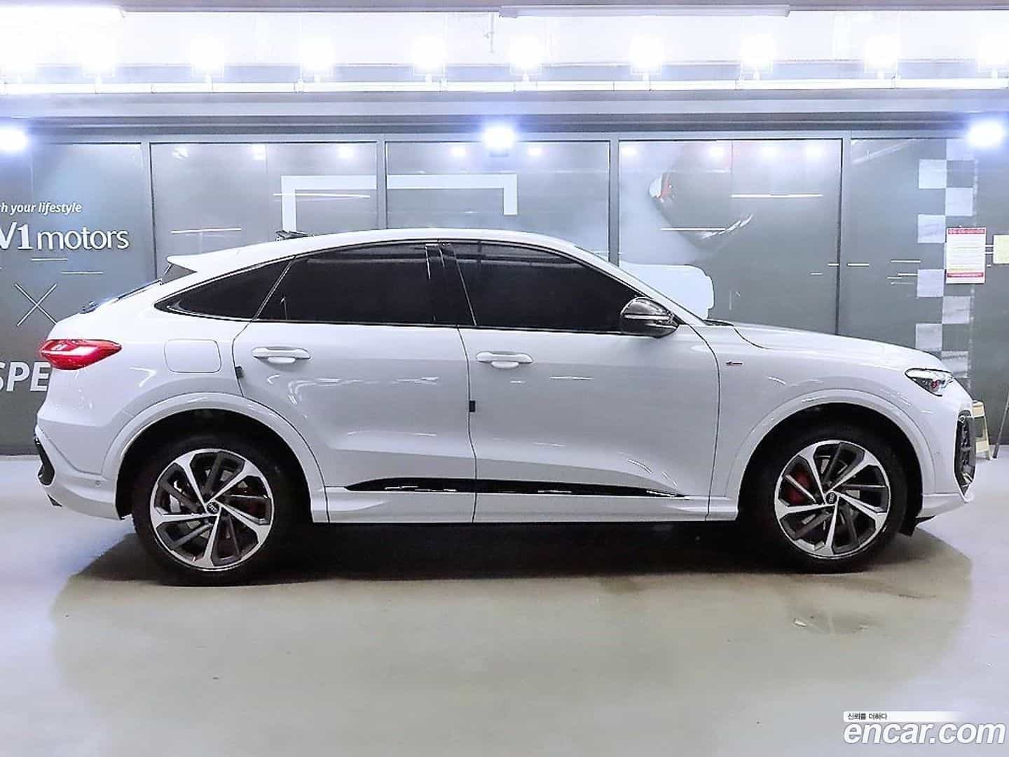 Q5 Audi 2025.11-OUTER-003