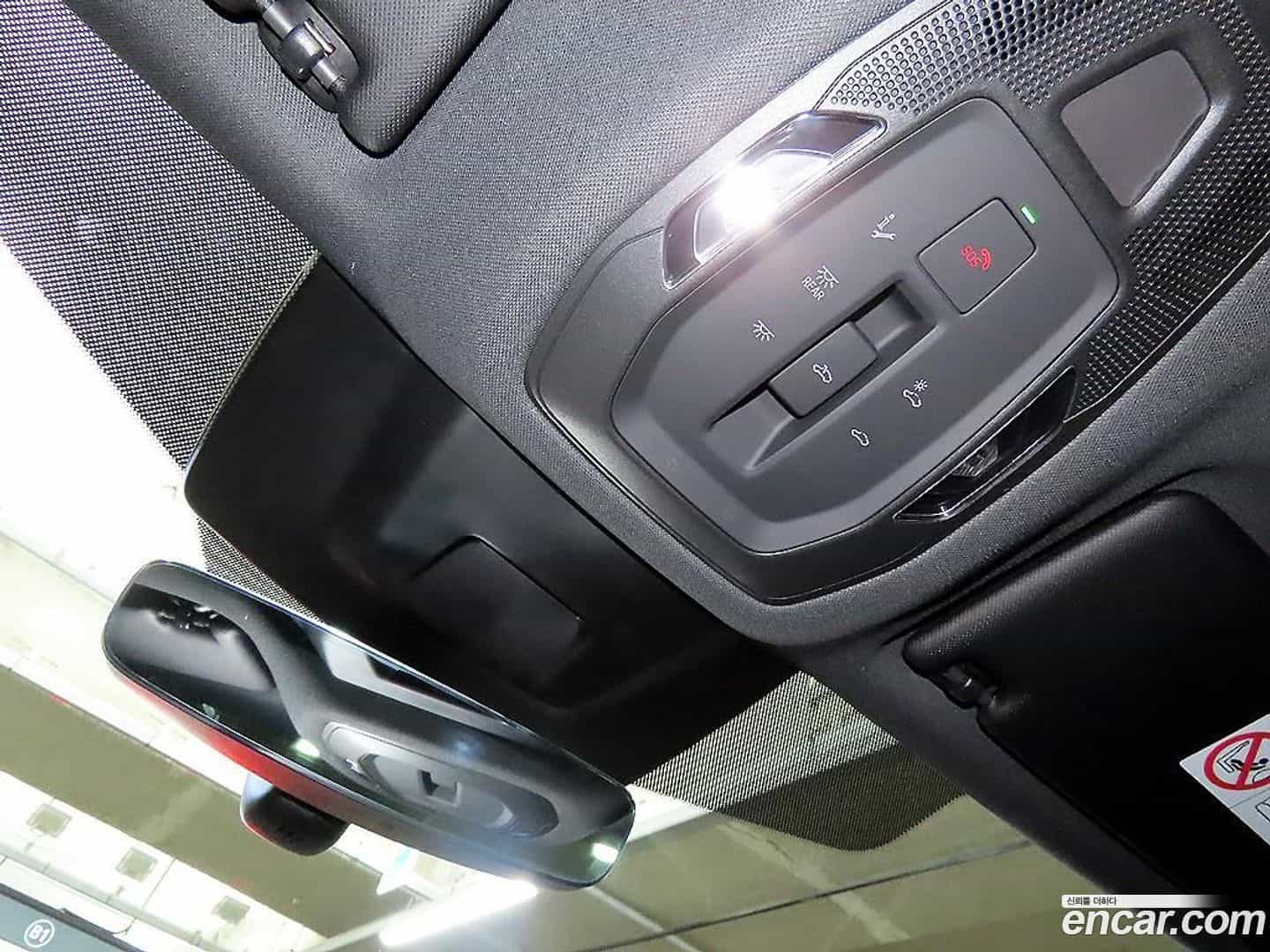Q5 Audi 2025.11-OPTION-017
