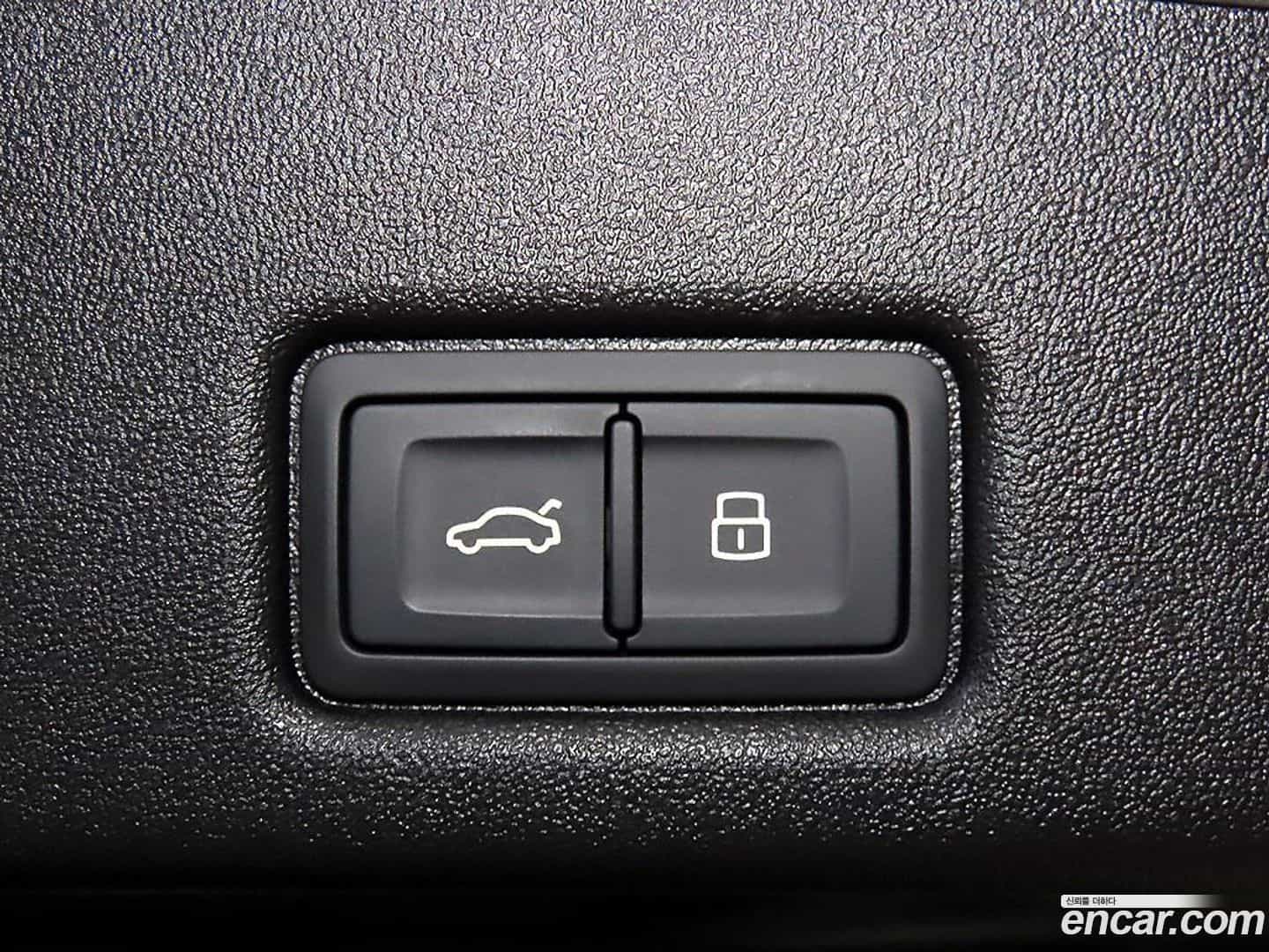 Q5 Audi 2025.11-OPTION-019