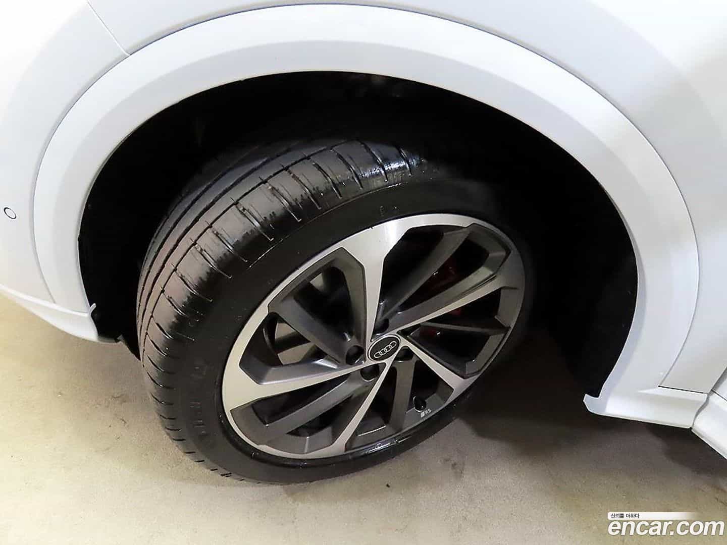 Q5 Audi 2025.11-OPTION-024